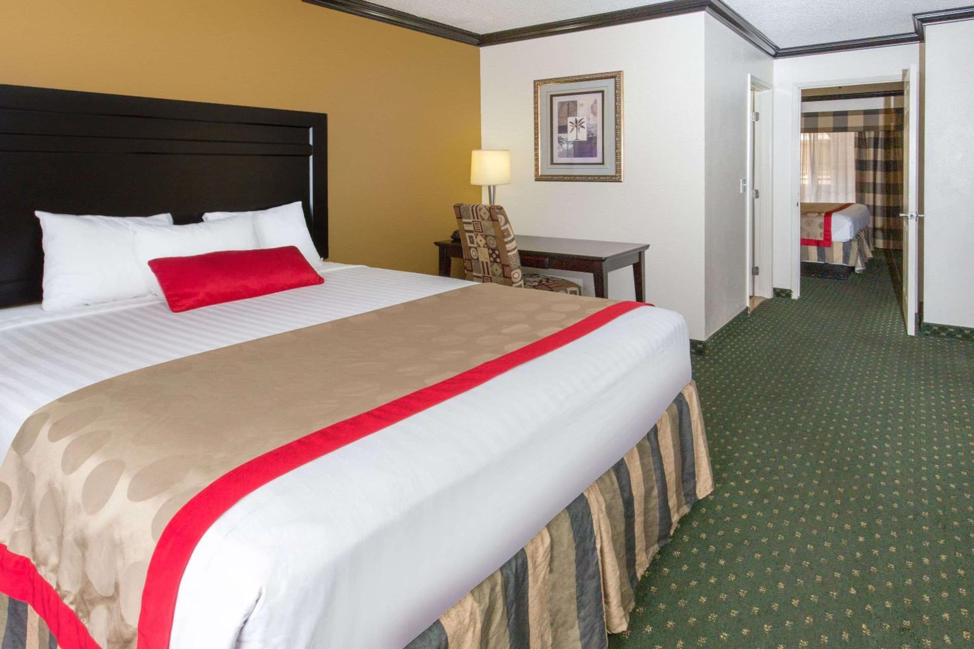 Ramada by Wyndham Ontario Airport & Convention Center gallery photo in Ontario, CA — image 43