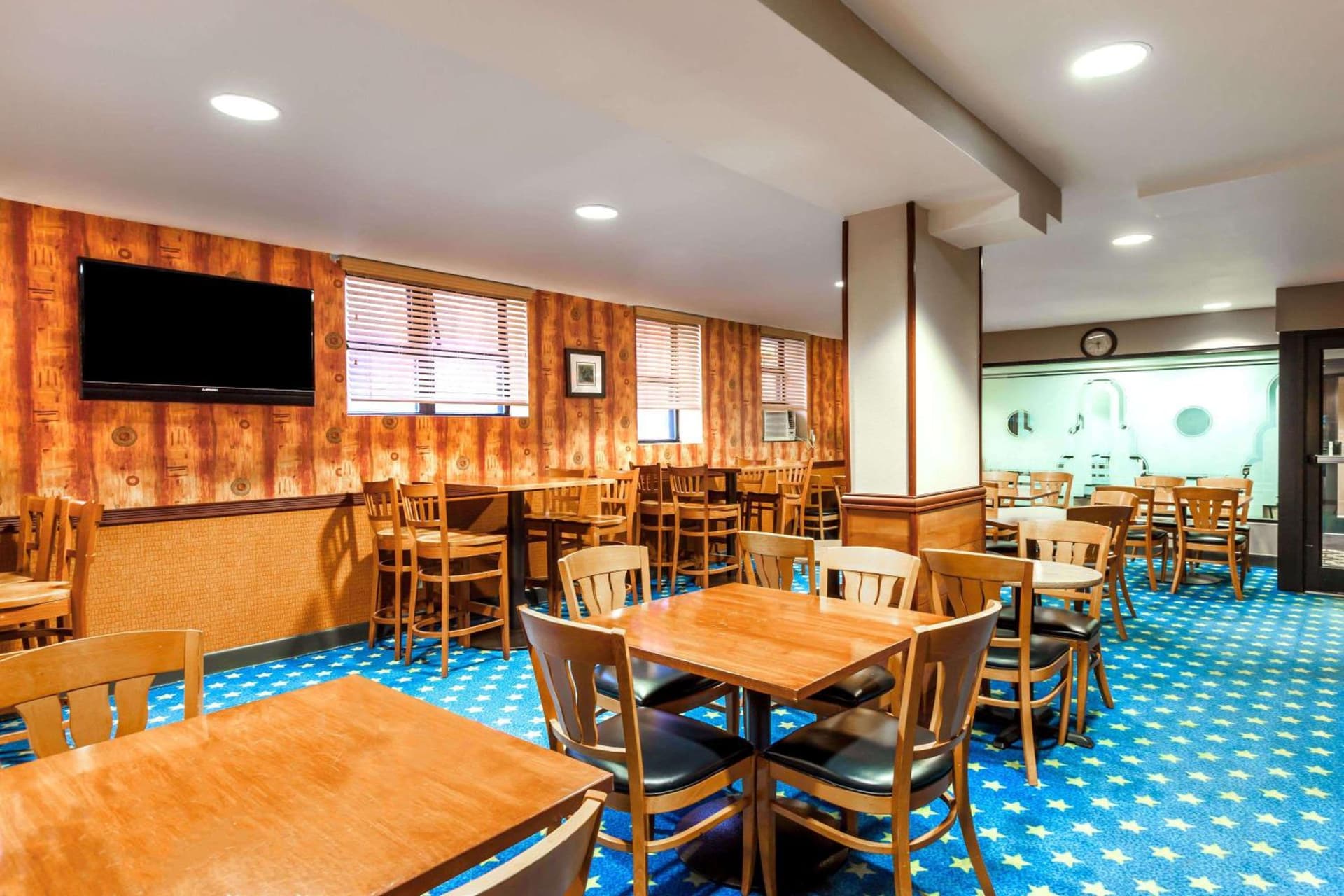 Ramada by Wyndham Jersey City gallery photo in Jersey City, NJ — image 9