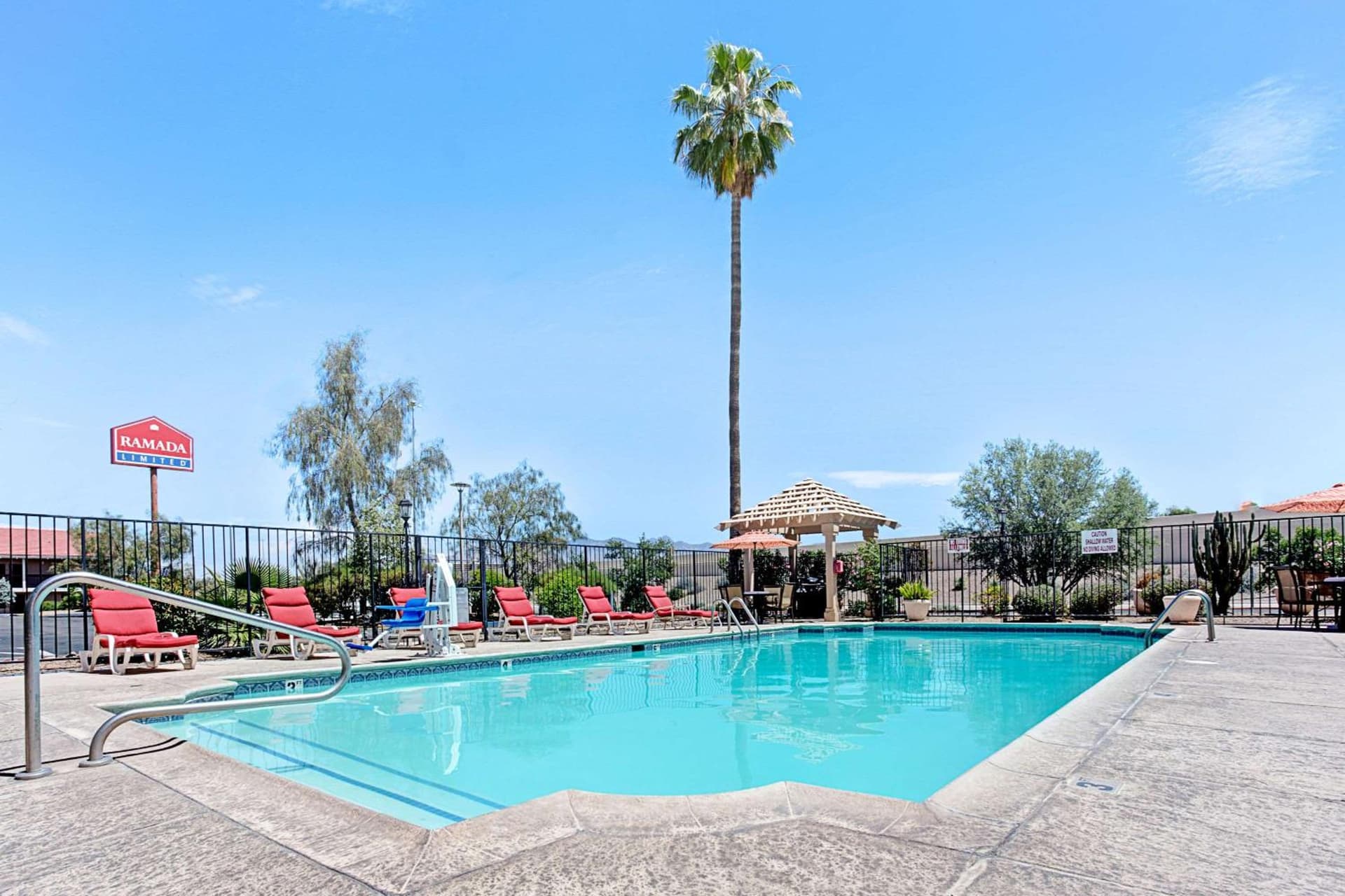 Days Inn by Wyndham Tucson City Center gallery photo in Tucson, AZ — image 13