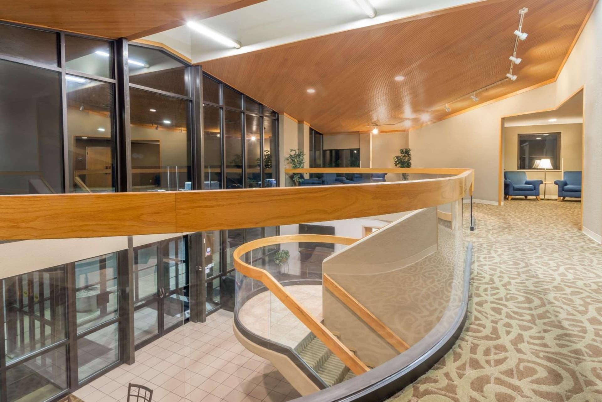 Ramada by Wyndham Columbus North interior in Westerville, OH — gallery photo 2