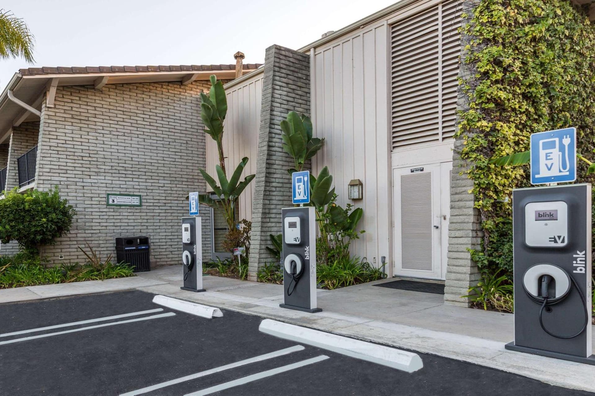 Ramada by Wyndham Santa Barbara gallery photo in Santa Barbara, CA — image 8