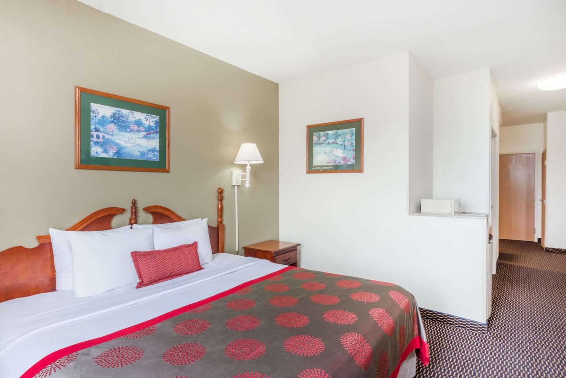 Ramada by Wyndham Columbia gallery photo in Columbia, MO — image 4