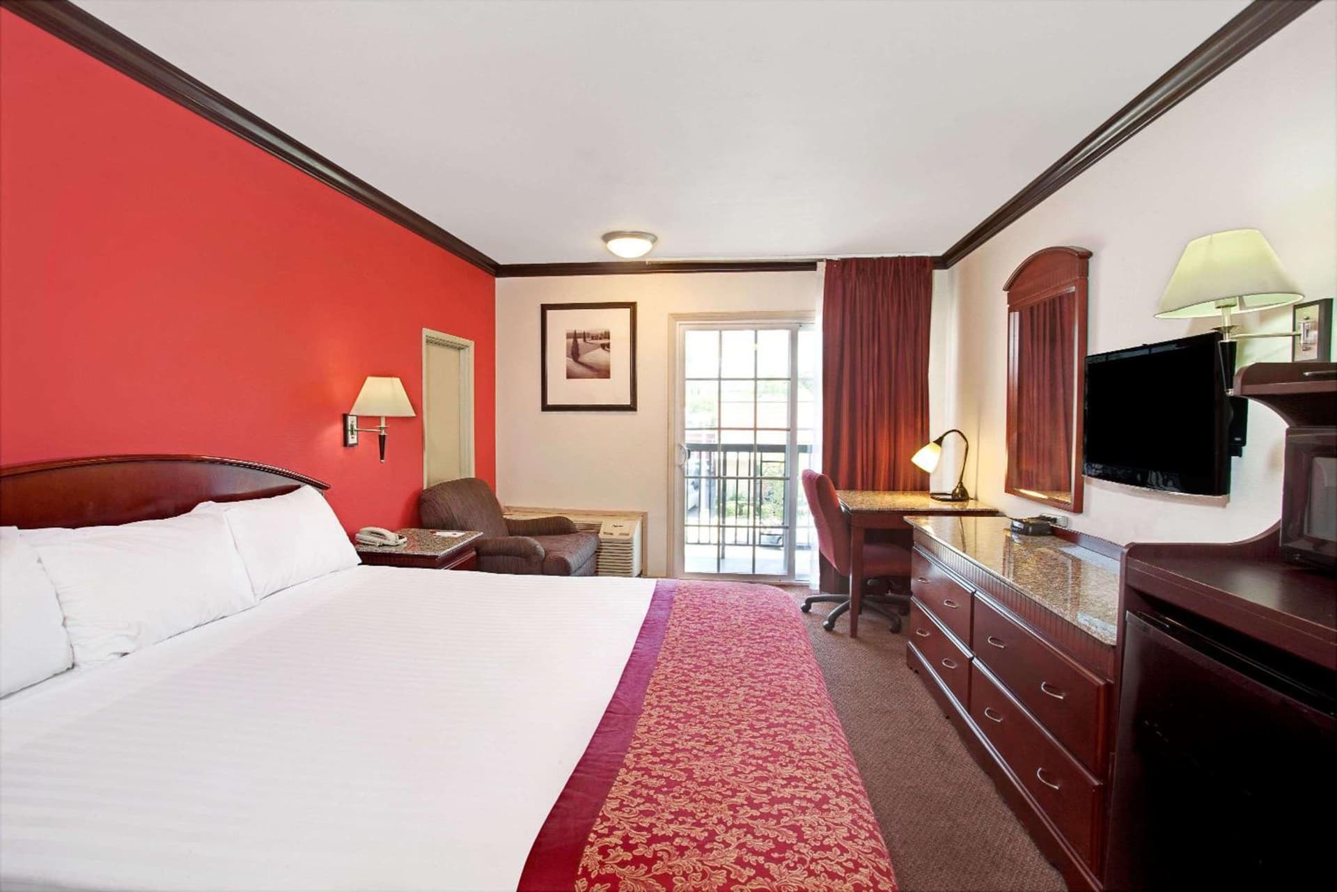 Ramada by Wyndham Pasadena gallery photo in Pasadena, CA — image 7