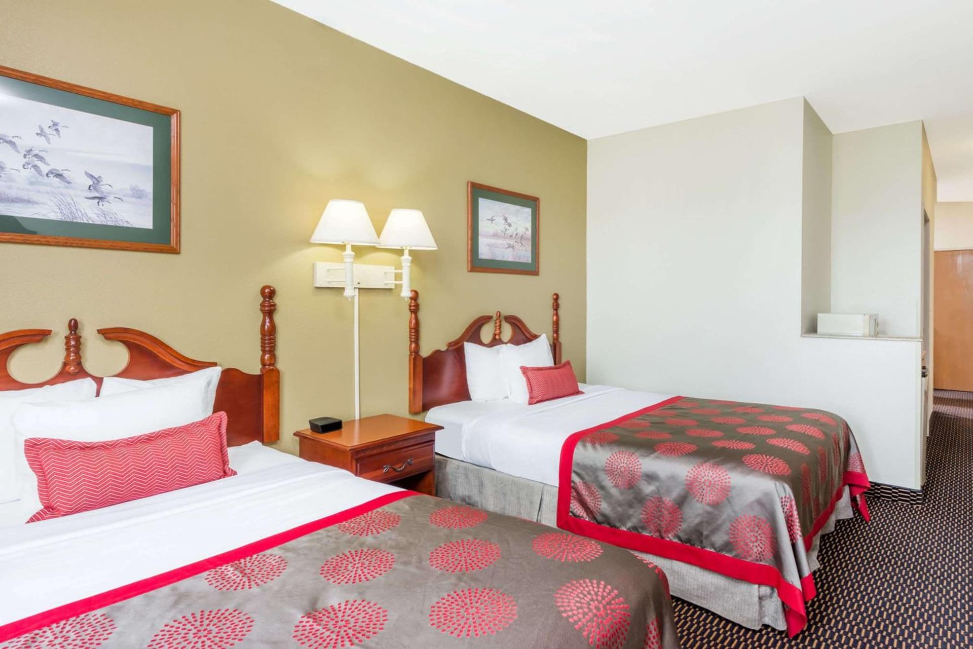 Ramada by Wyndham Columbia gallery photo in Columbia, MO — image 5