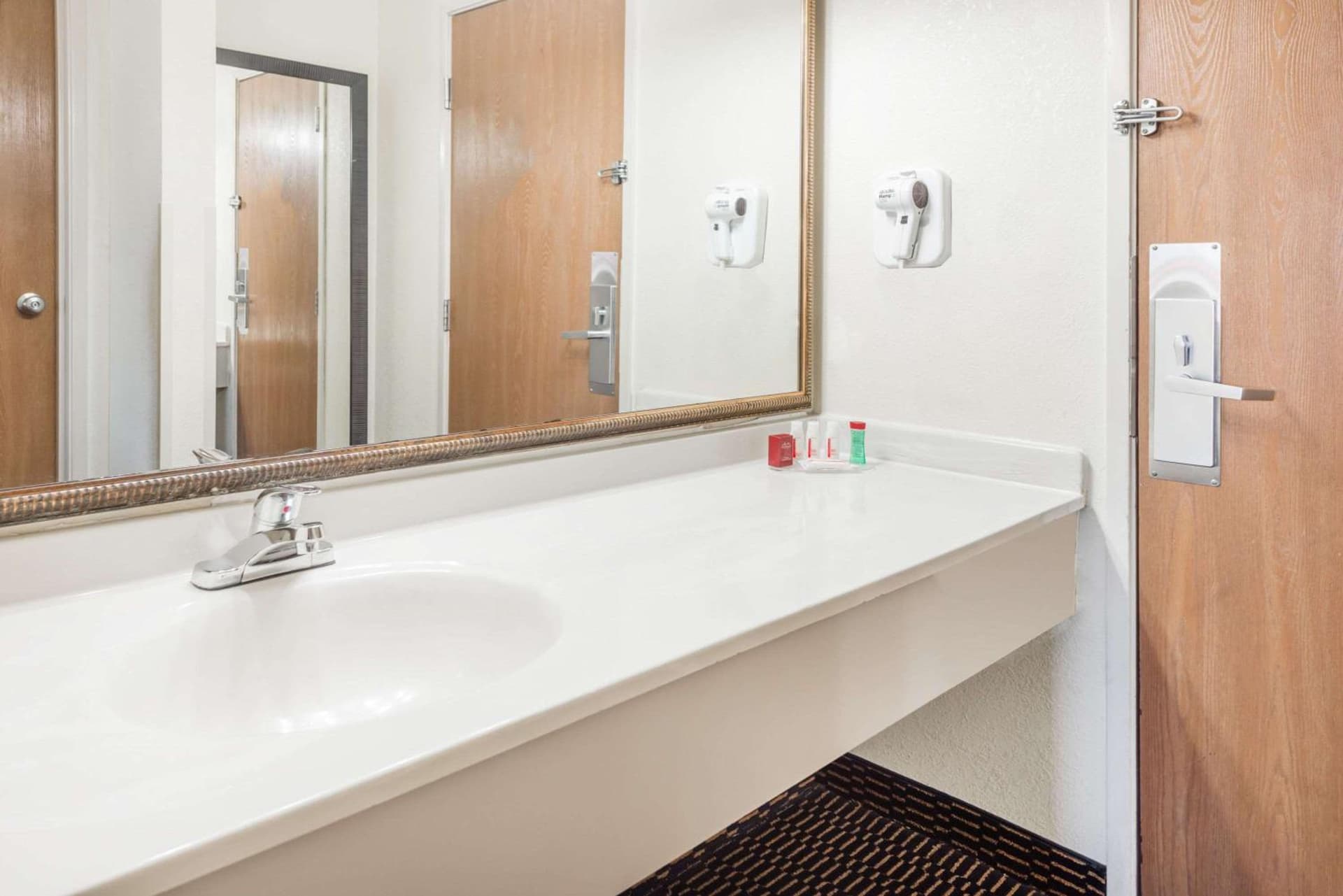 Ramada by Wyndham Columbia gallery photo in Columbia, MO — image 25