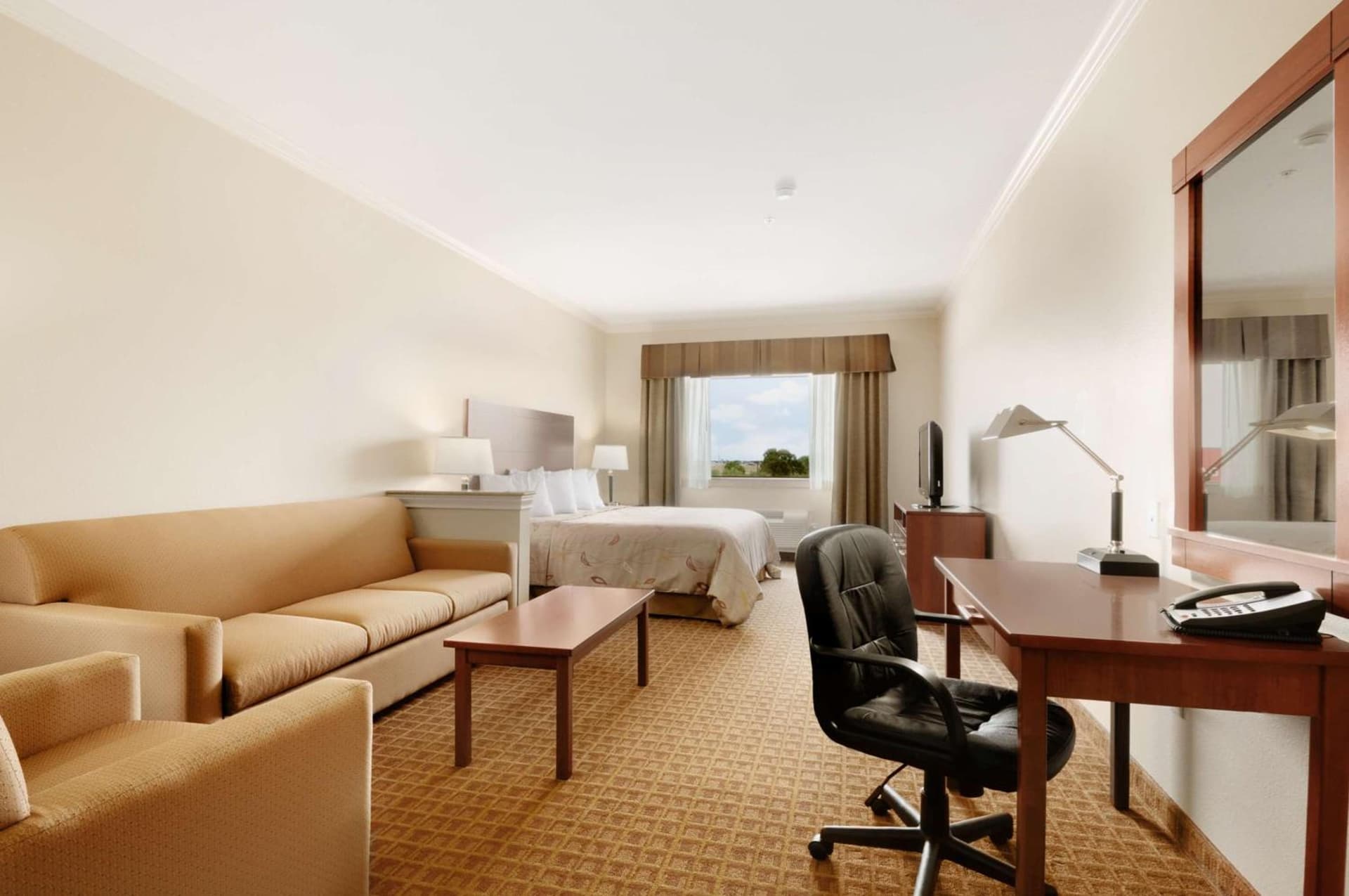 Ramada by Wyndham College Station gallery photo in College Station, TX — image 74