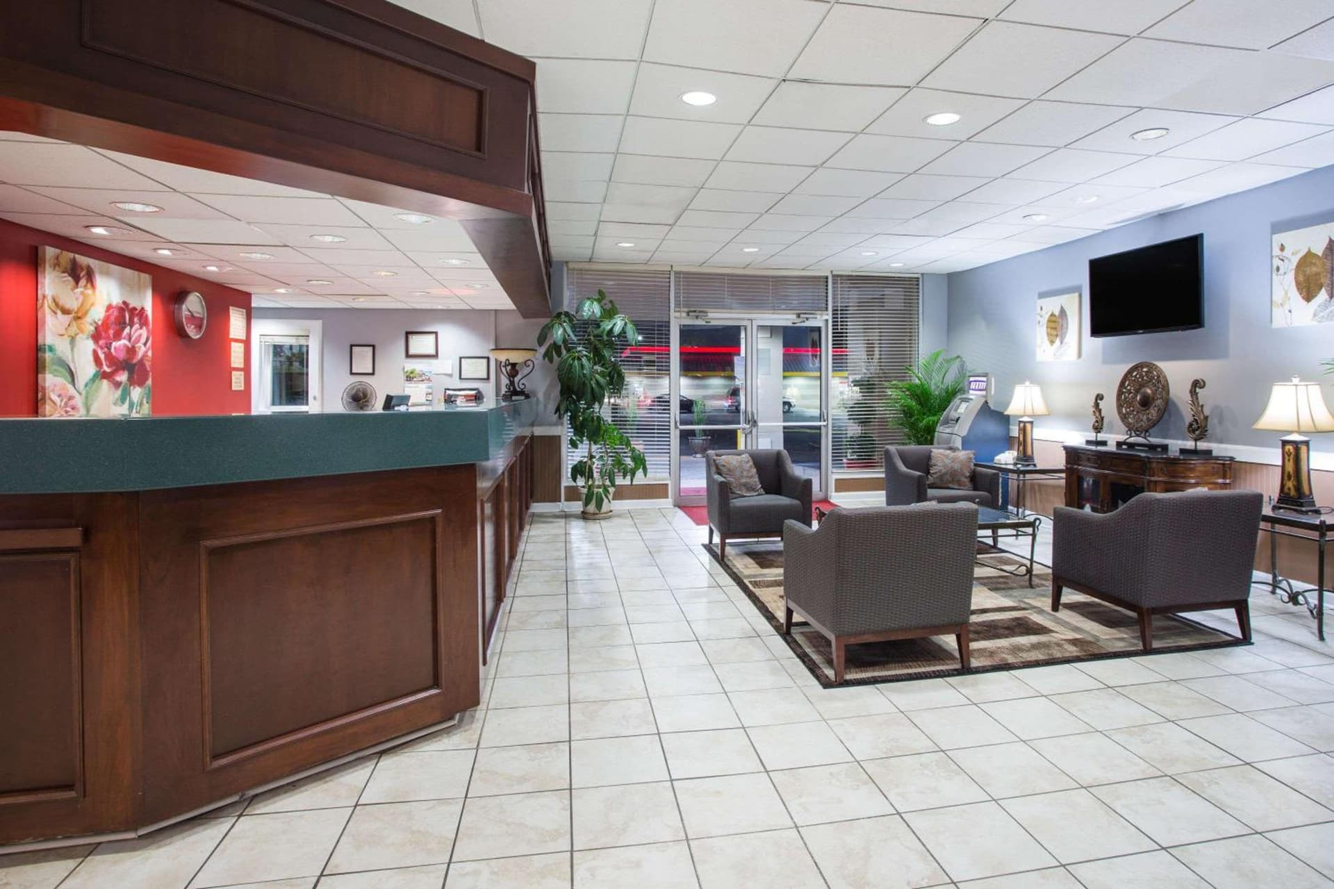 Ramada by Wyndham & Suites Warner Robins property views in Warner Robins, GA — gallery photo 3
