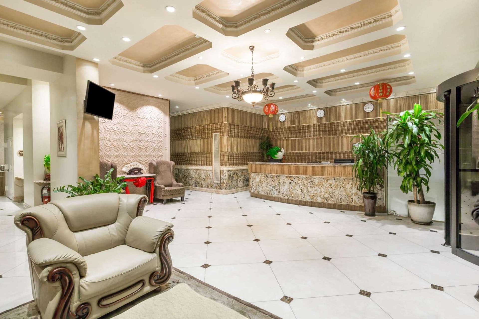 Ramada by Wyndham Flushing Queens interior in Queens, NY — gallery photo 2