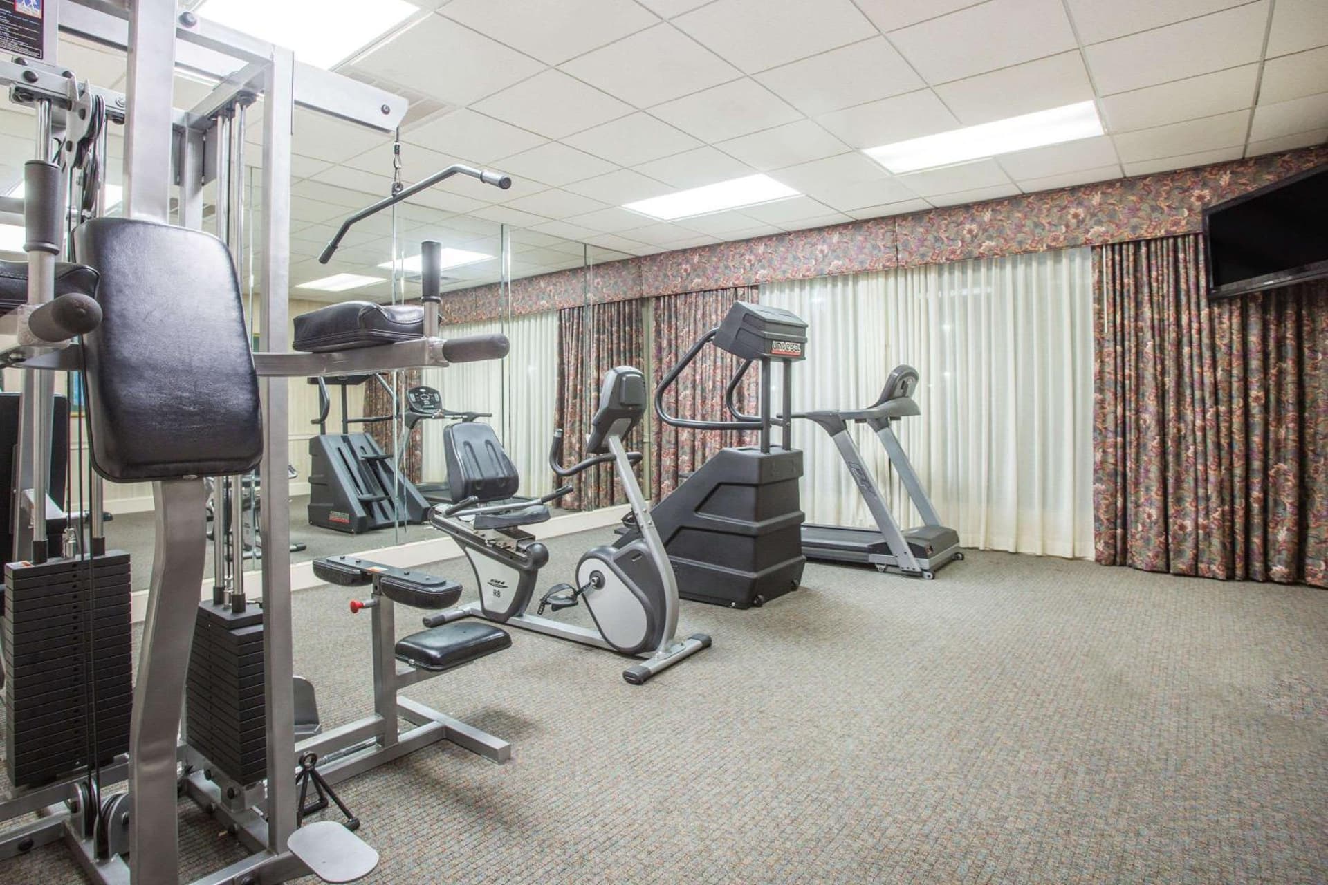 Ramada by Wyndham & Suites Warner Robins gallery photo in Warner Robins, GA — image 22