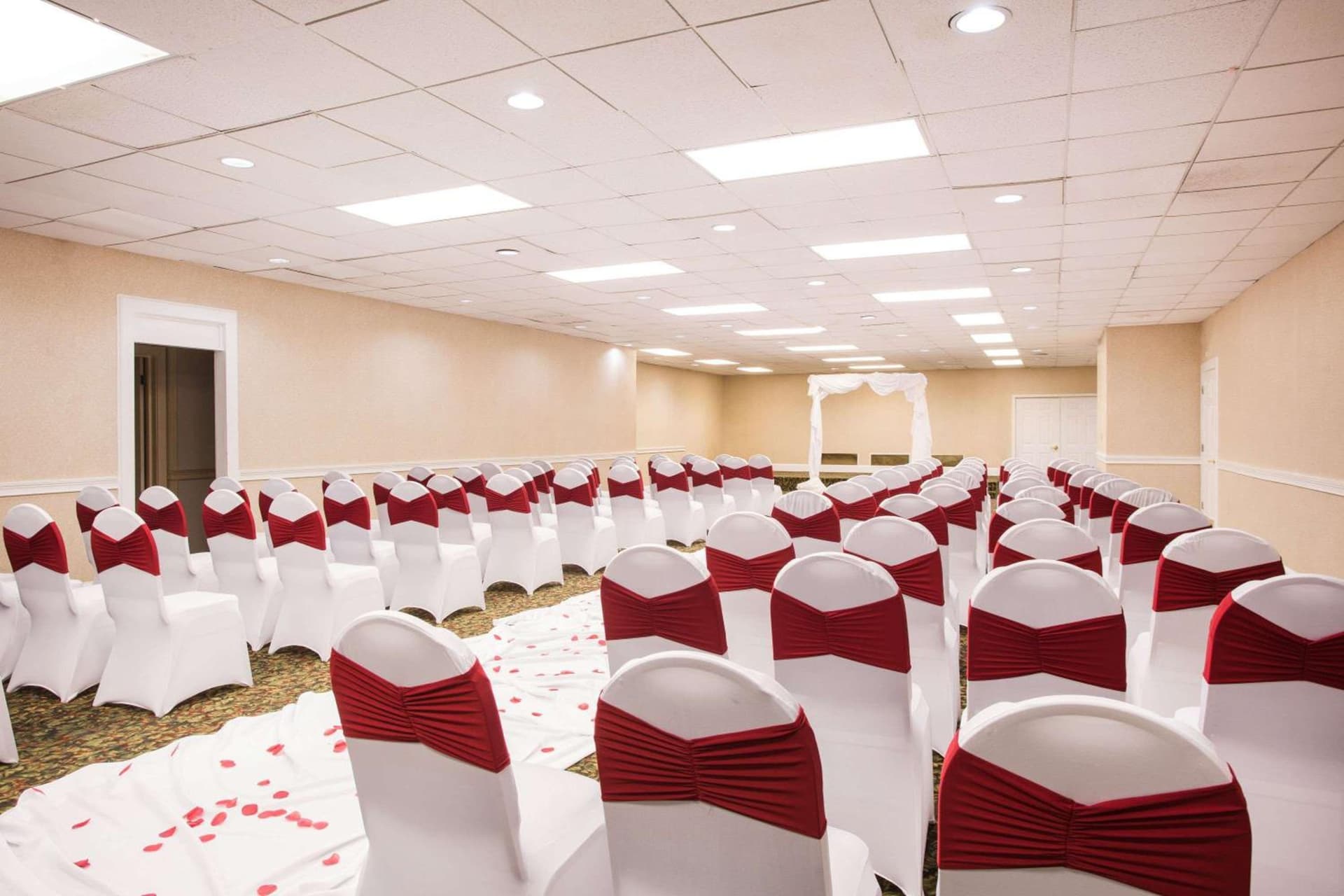 Ramada by Wyndham & Suites Warner Robins gallery photo in Warner Robins, GA — image 11