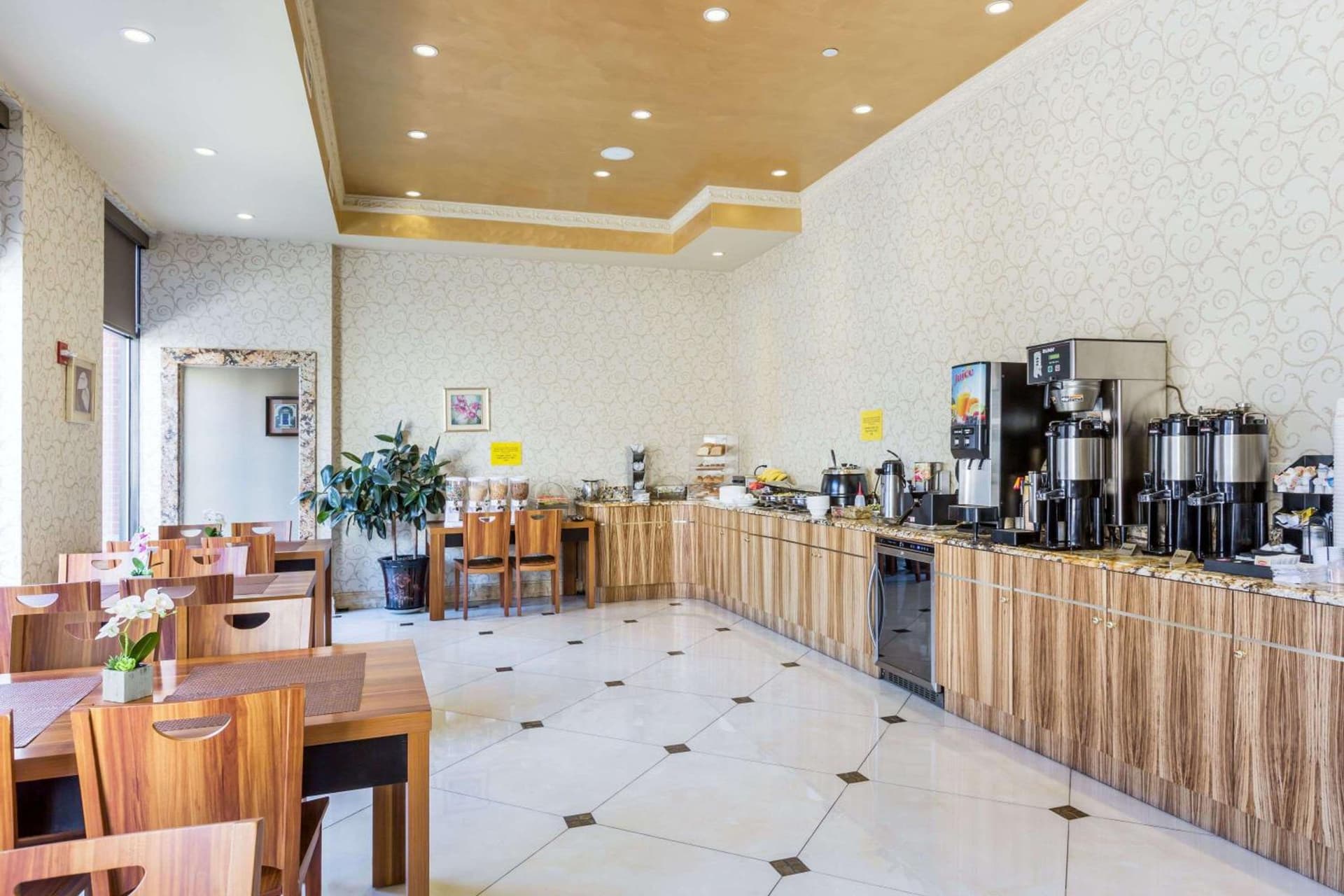 Ramada by Wyndham Flushing Queens gallery photo in Queens, NY — image 11
