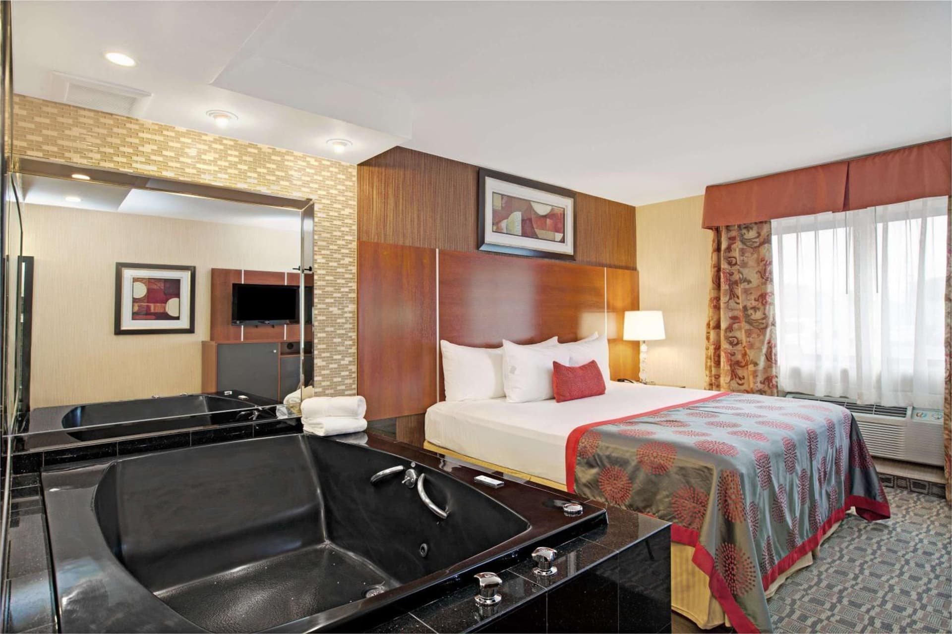 Ramada by Wyndham Staten Island gallery photo in Staten Island, NY — image 5