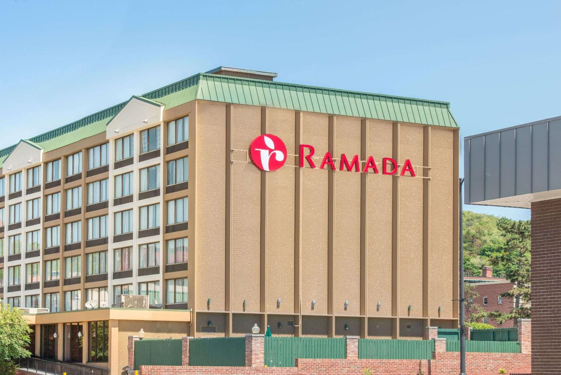 Ramada by Wyndham Cumberland Downtown — hotel in Cumberland, Maryland