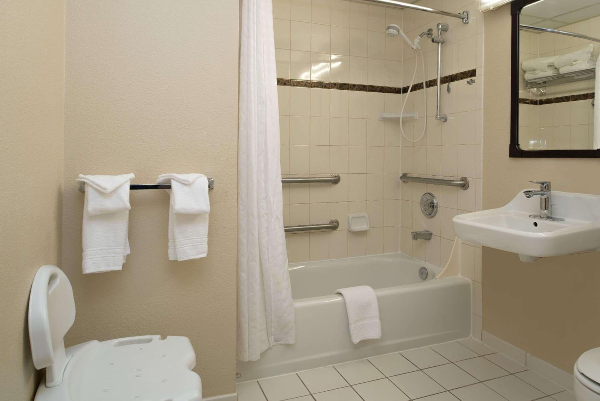 Ramada by Wyndham Downtown Spokane gallery photo in Spokane, WA — image 20