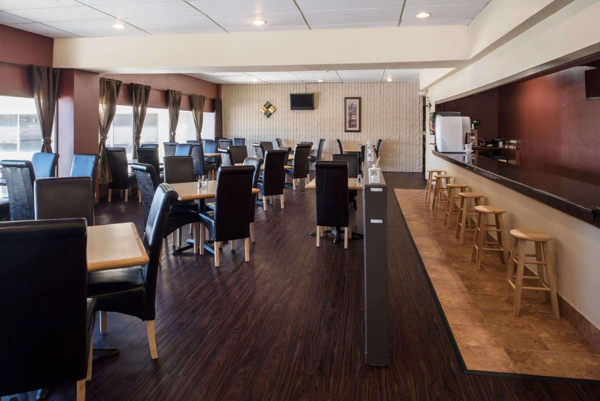 Ramada by Wyndham Downtown Spokane interior in Spokane, WA — gallery photo 2