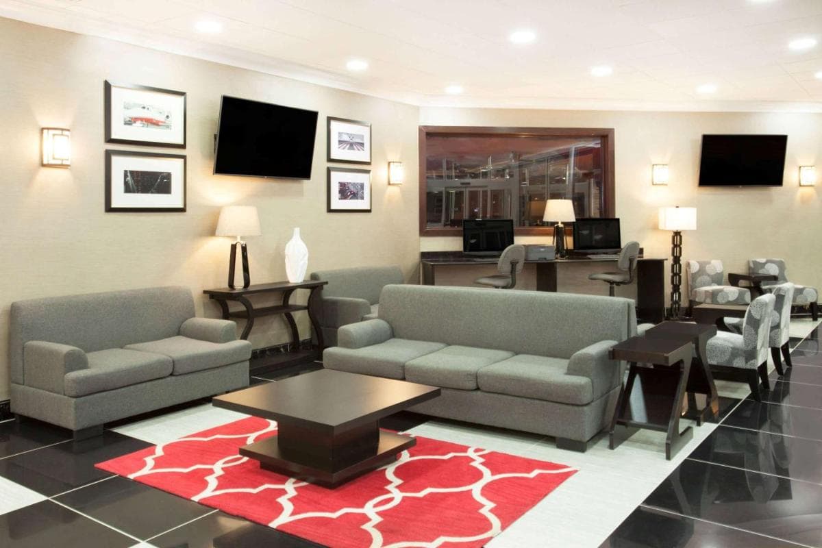 Ramada Plaza by Wyndham Chicago North Shore property views in Wheeling, IL — gallery photo 3