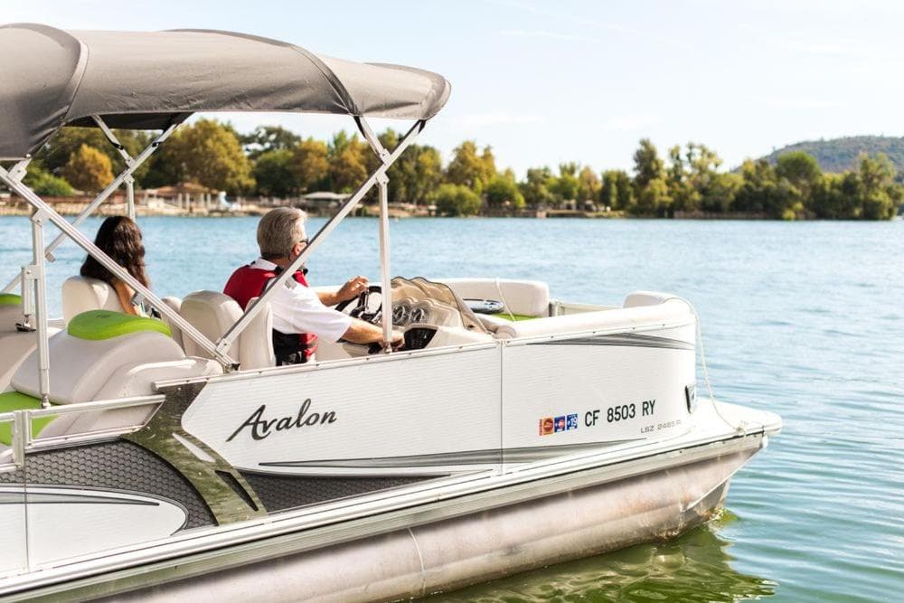 Clear Lake Cottages & Marina featured exterior or lobby in Clearlake, CA — similar hotel