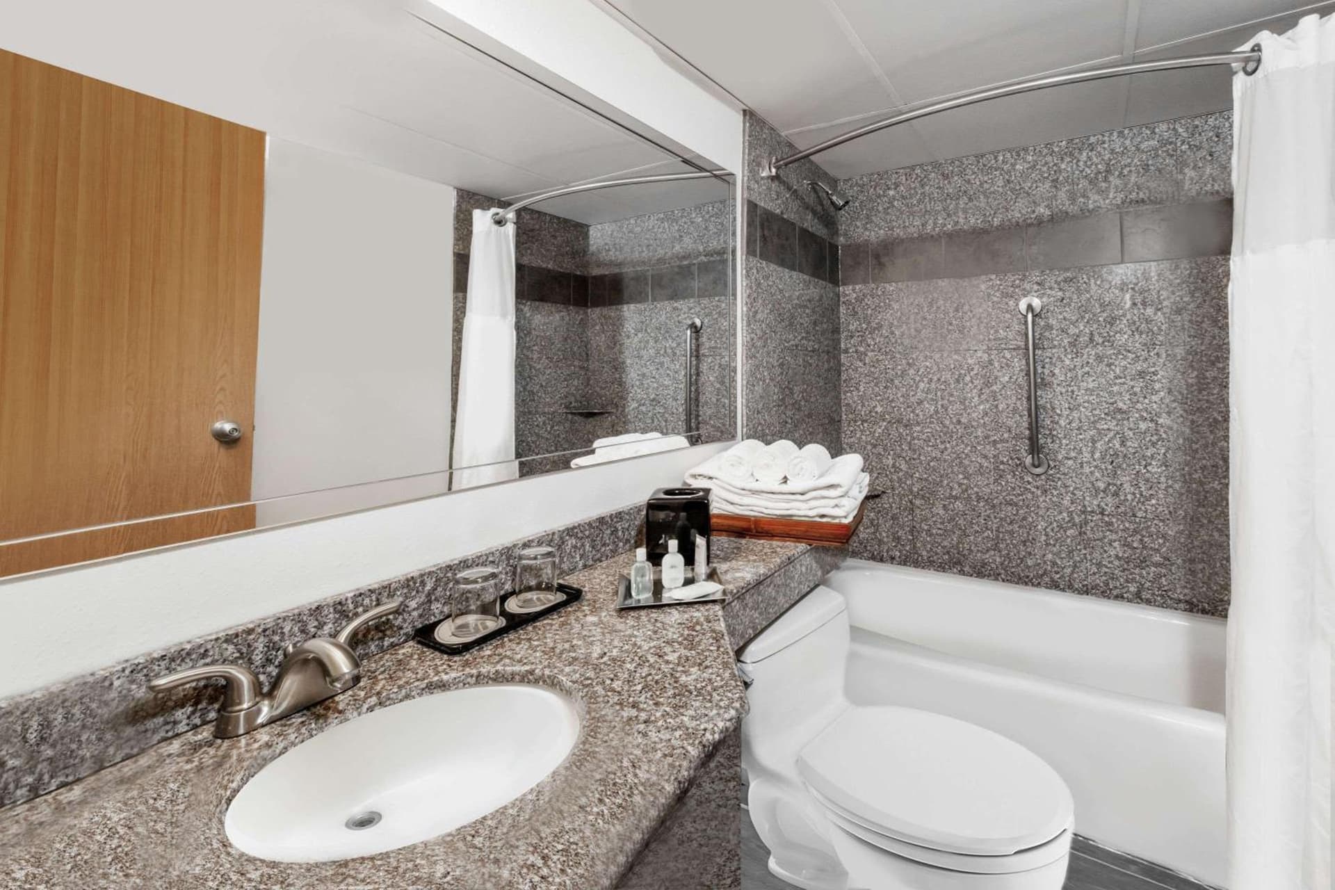 Wyndham Garden Hotel Austin gallery photo in Austin, TX — image 19
