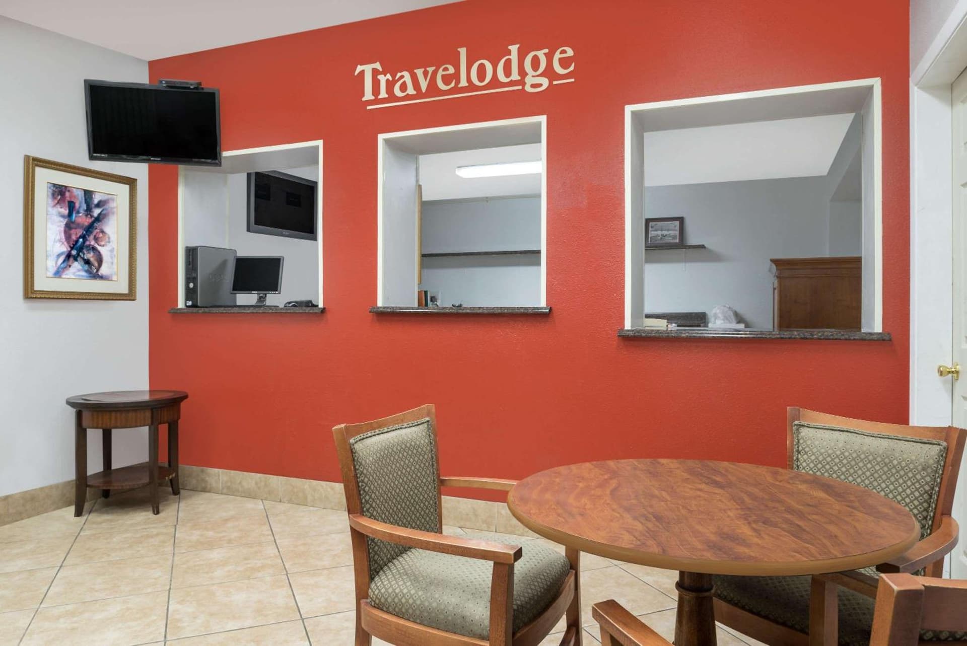 Travelodge by Wyndham Klamath Falls property views in Klamath Falls, OR — gallery photo 3