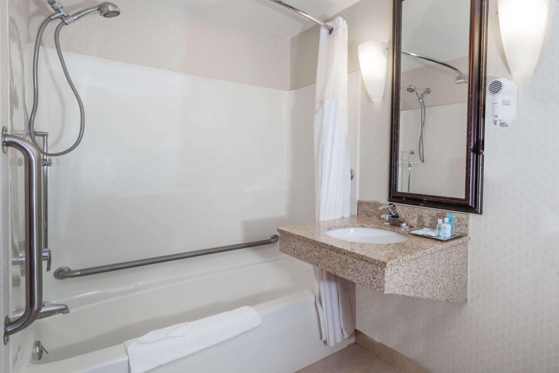 Wyndham Southbury interior in Southbury, CT — gallery photo 2