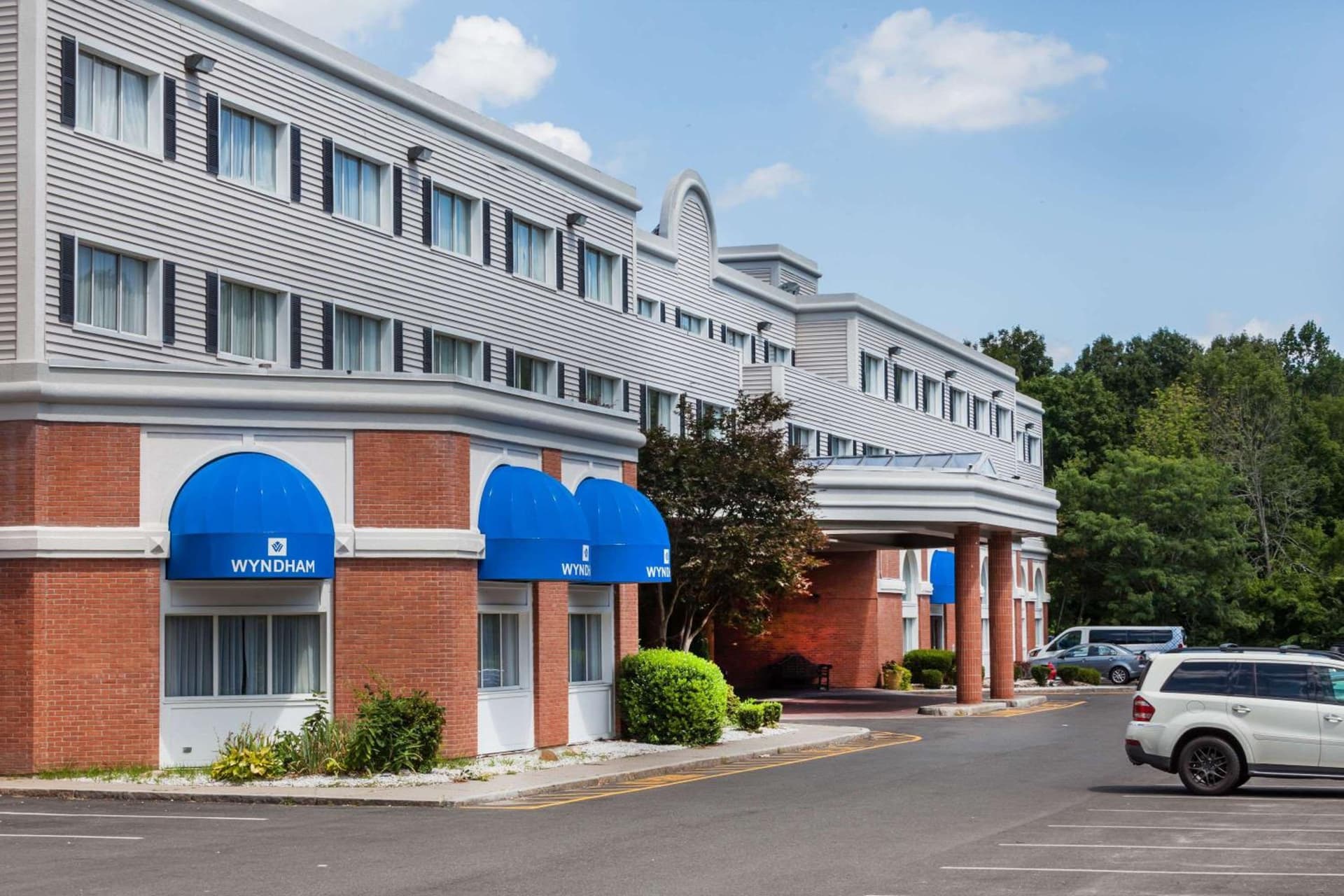 Wyndham Southbury exterior or lobby in Southbury, CT — main listing photo
