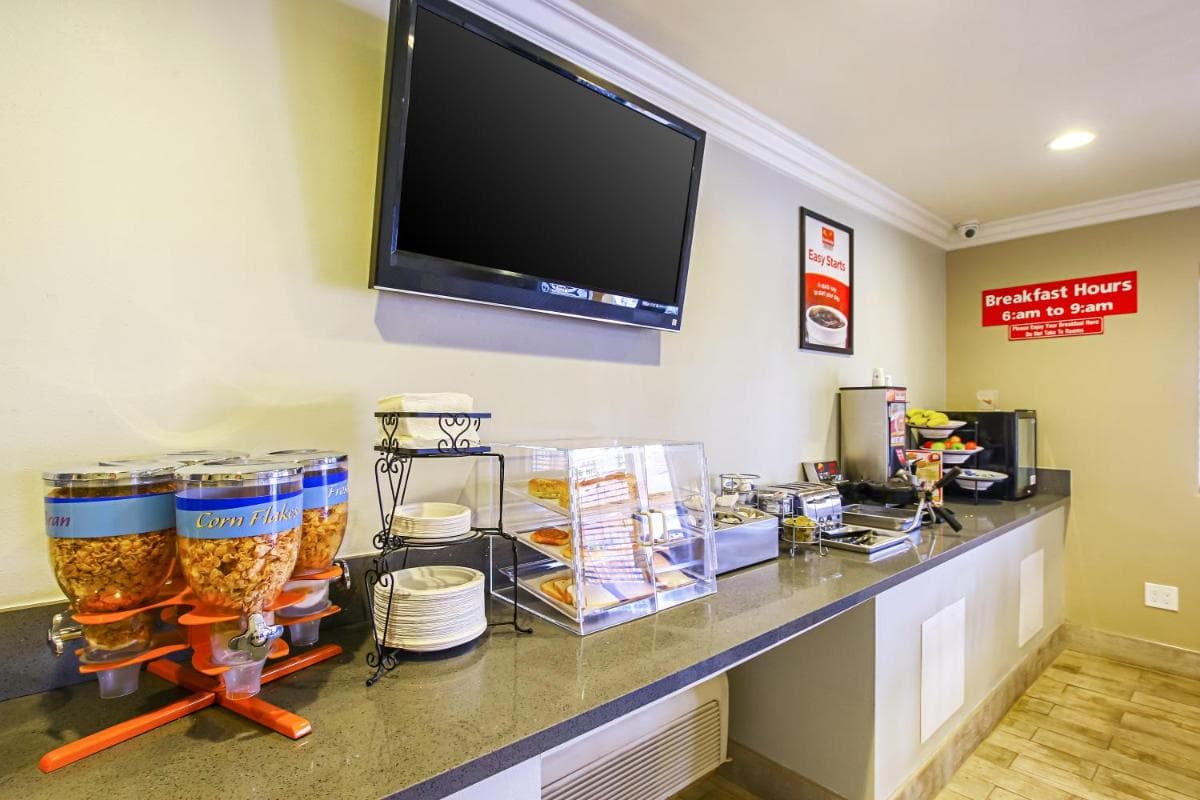 Econo Lodge San Bernardino I-215 gallery photo in San Bernardino, CA — image 11