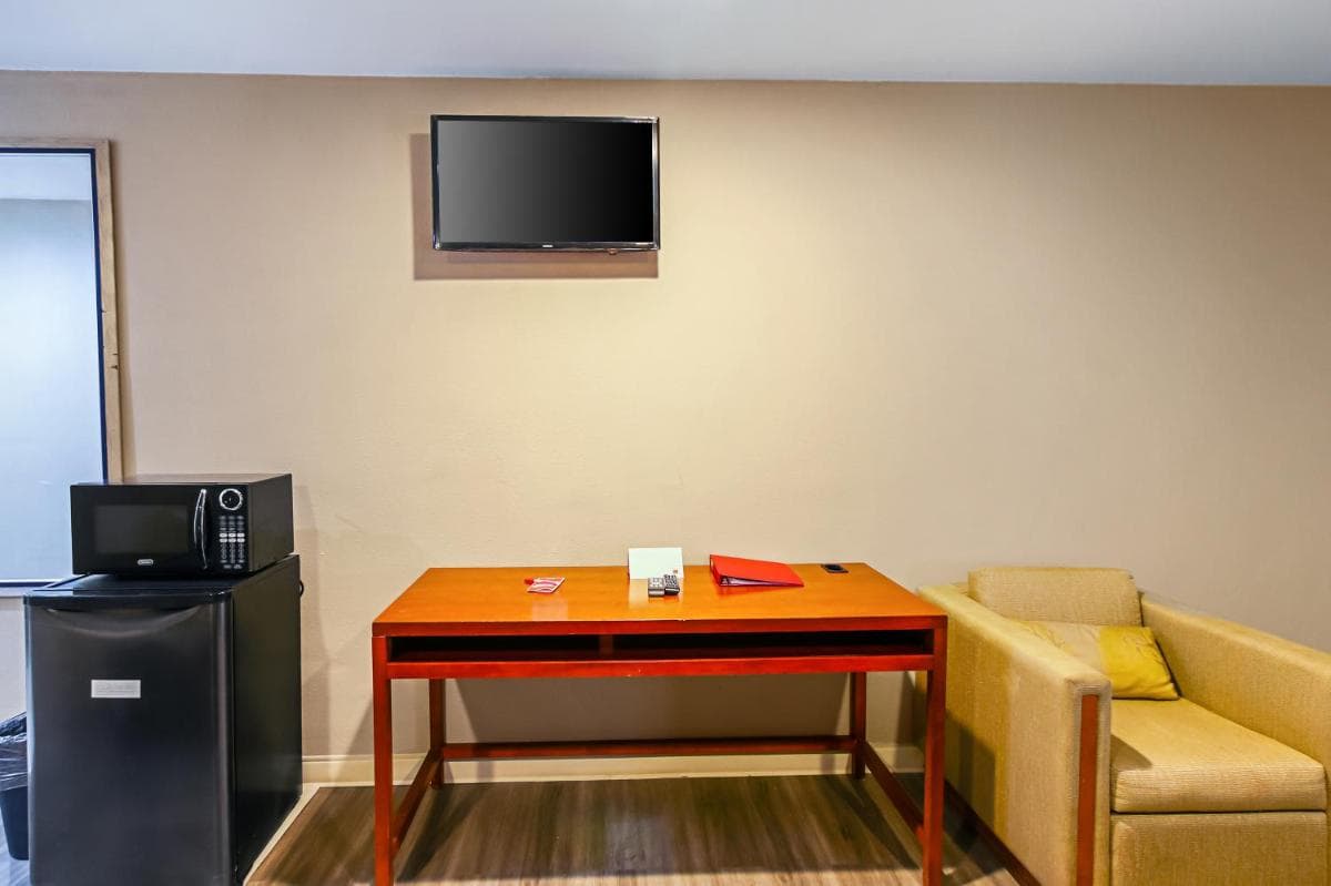 Econo Lodge San Bernardino I-215 gallery photo in San Bernardino, CA — image 6