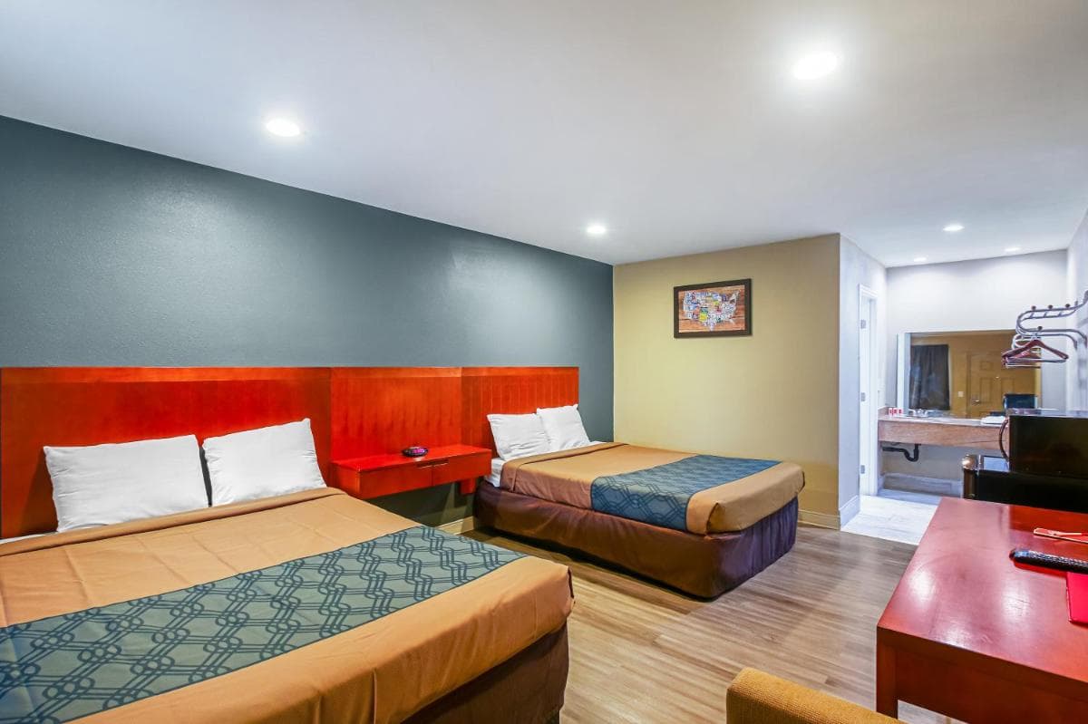 Econo Lodge San Bernardino I-215 gallery photo in San Bernardino, CA — image 5