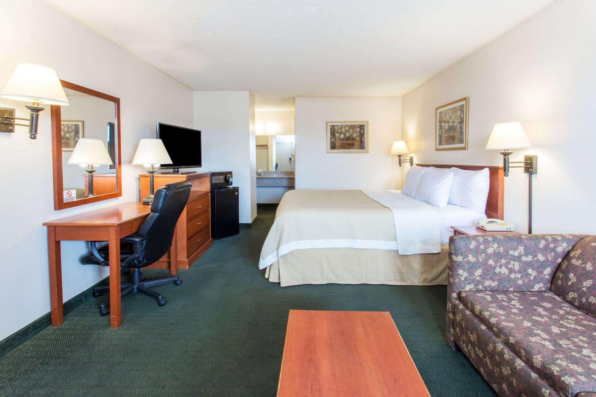 Travel Inn - Mesa property views in Mesa, AZ — gallery photo 3