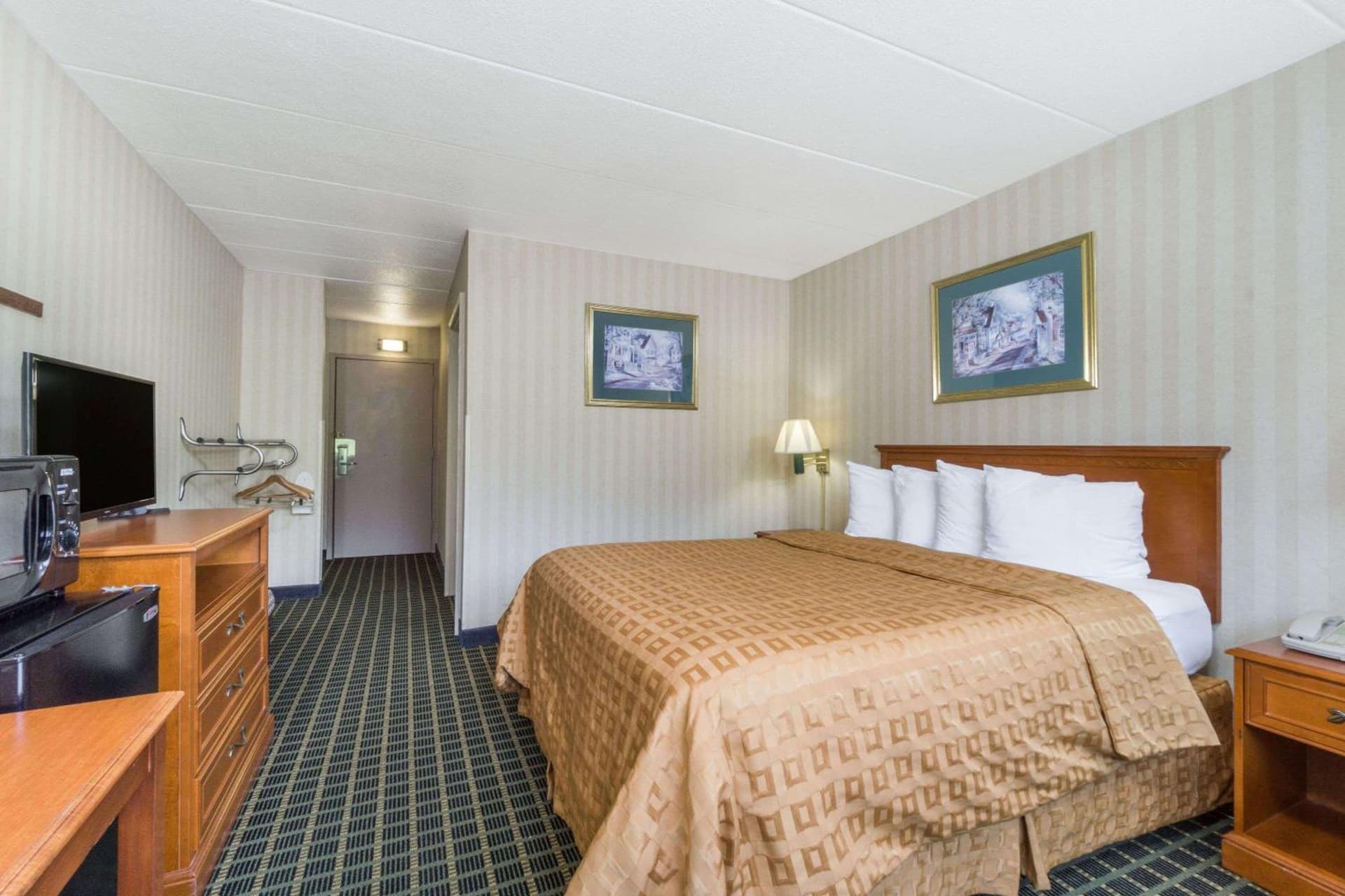 Days Inn by Wyndham Columbus East Airport gallery photo in Columbus, OH — image 28