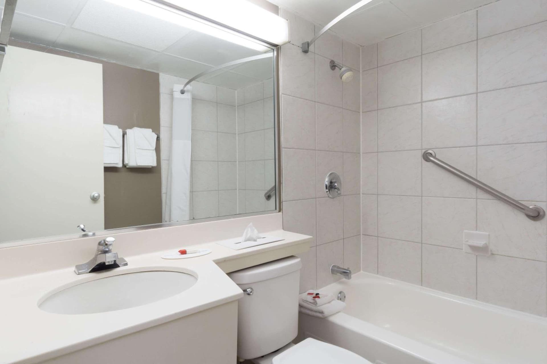 Days Inn by Wyndham Columbus East Airport gallery photo in Columbus, OH — image 27