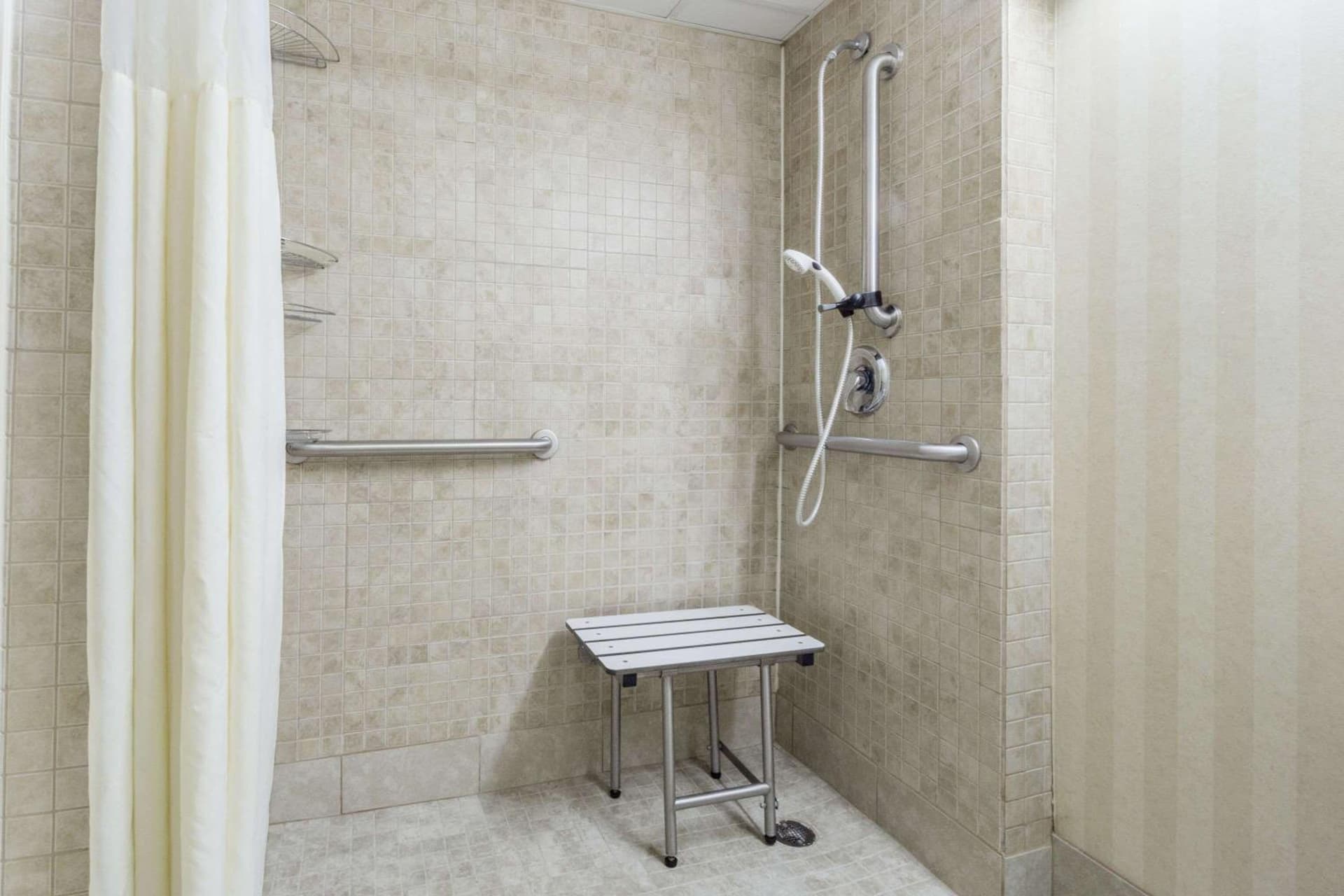 Days Inn by Wyndham Columbus East Airport gallery photo in Columbus, OH — image 24