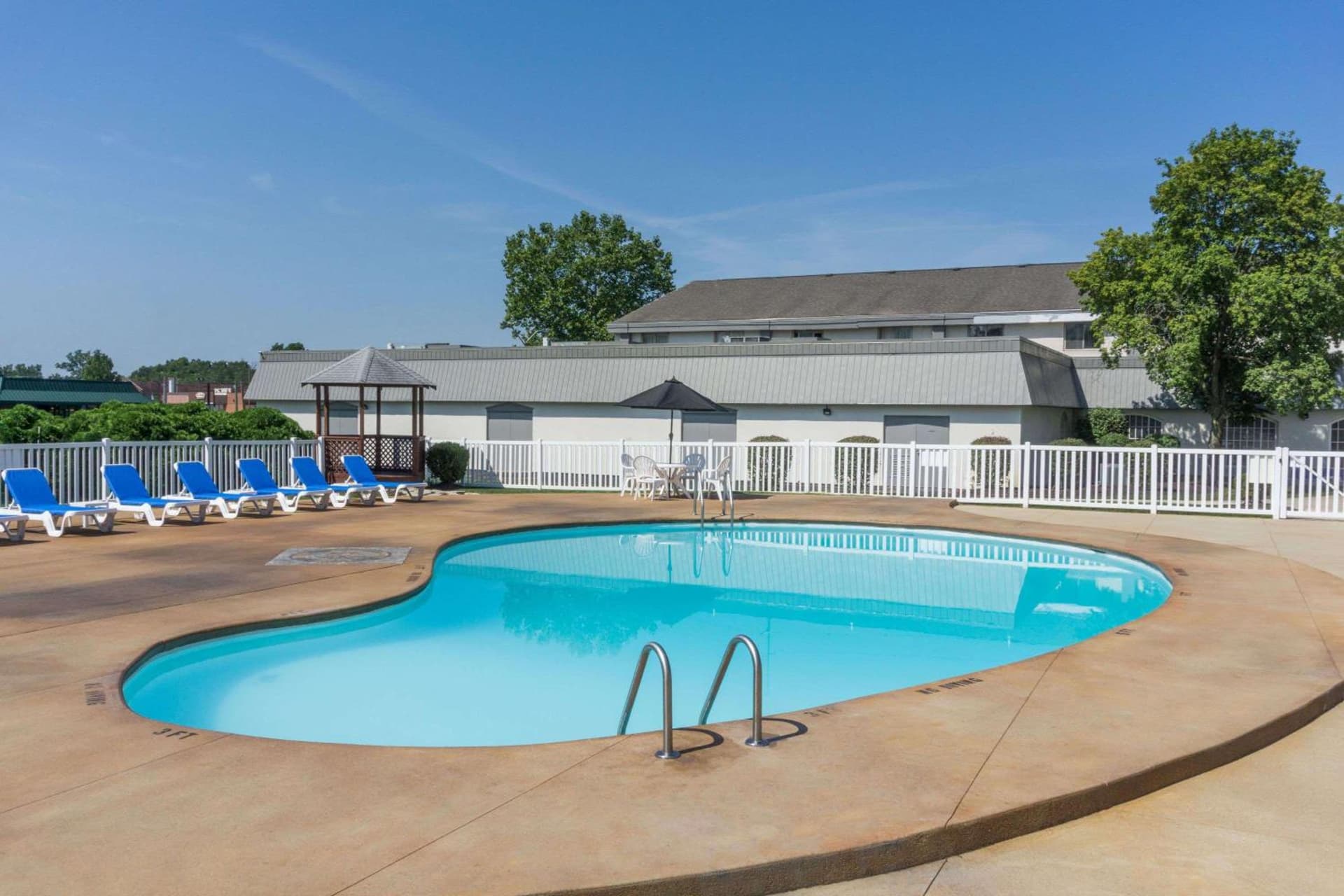 Days Inn by Wyndham Columbus East Airport gallery photo in Columbus, OH — image 11