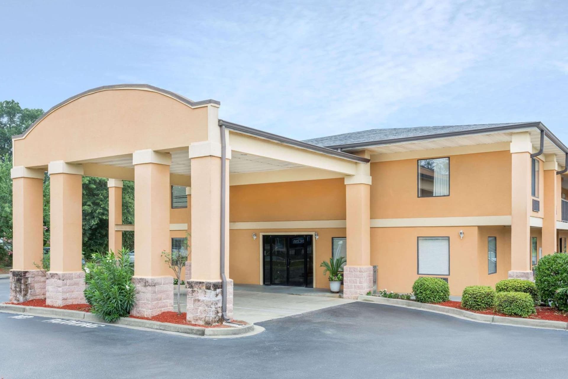 Days Inn by Wyndham Blythewood North Columbia featured exterior or lobby in Blythewood, SC — similar hotel