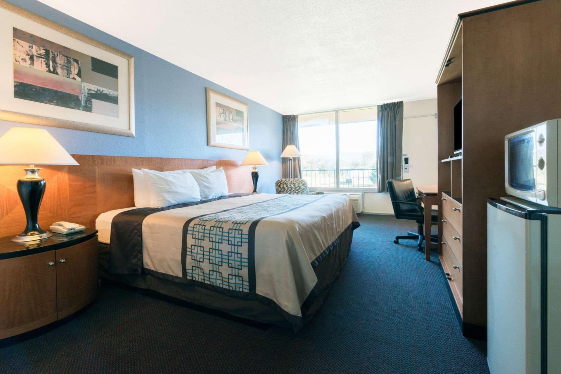 Days Inn by Wyndham Luray Shenandoah gallery photo in Luray, VA — image 25