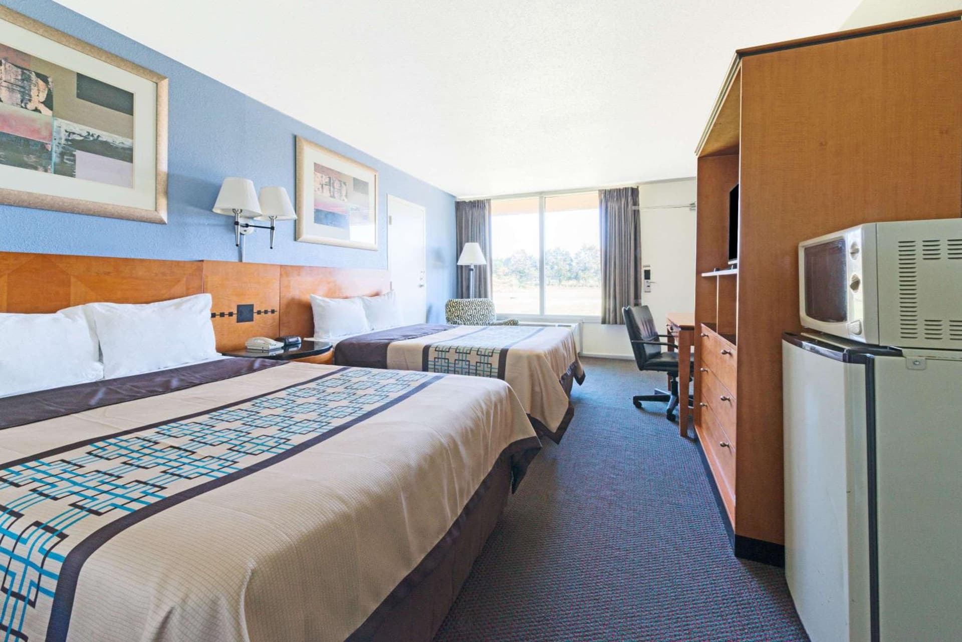 Days Inn by Wyndham Luray Shenandoah gallery photo in Luray, VA — image 76