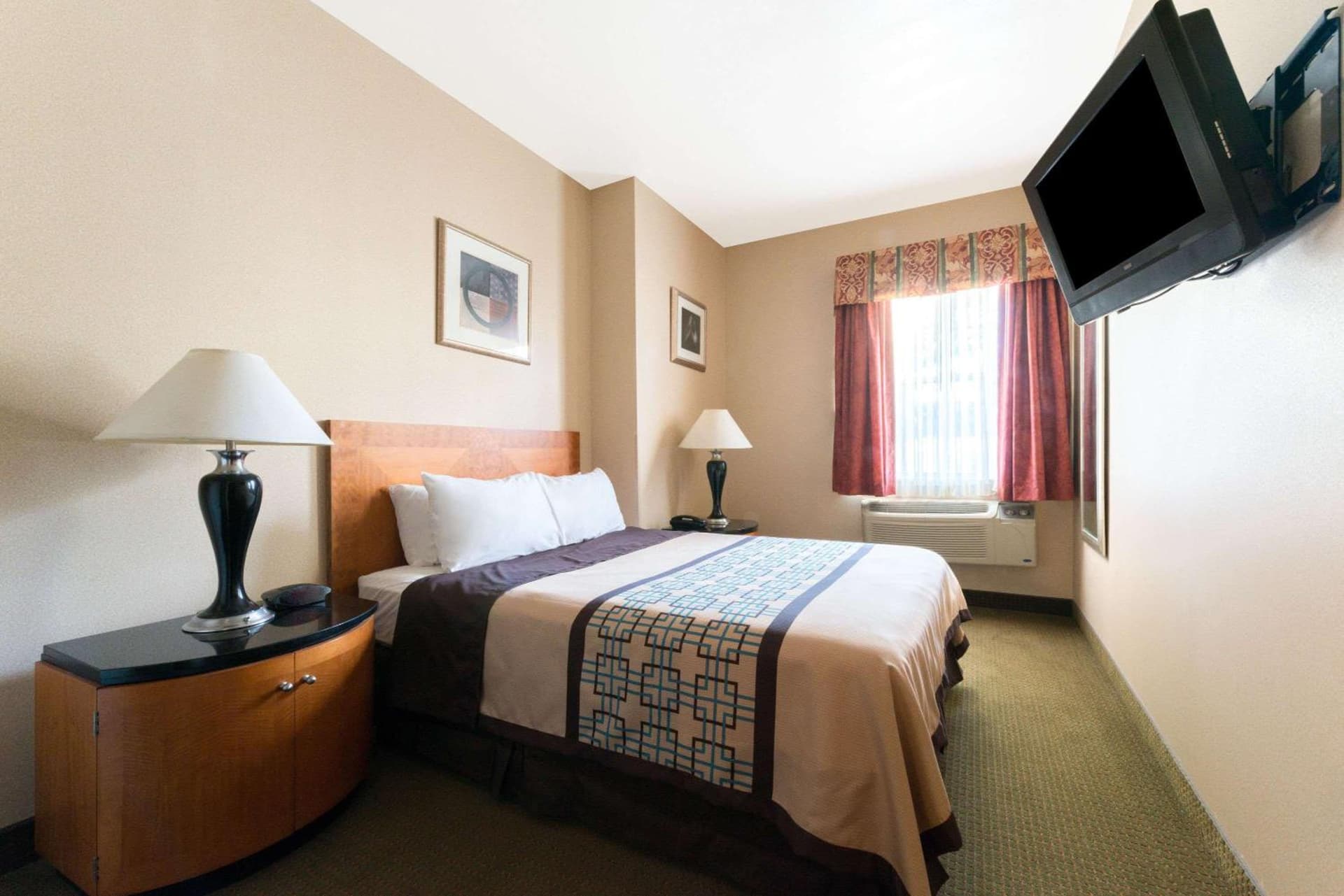 Days Inn by Wyndham Luray Shenandoah gallery photo in Luray, VA — image 64