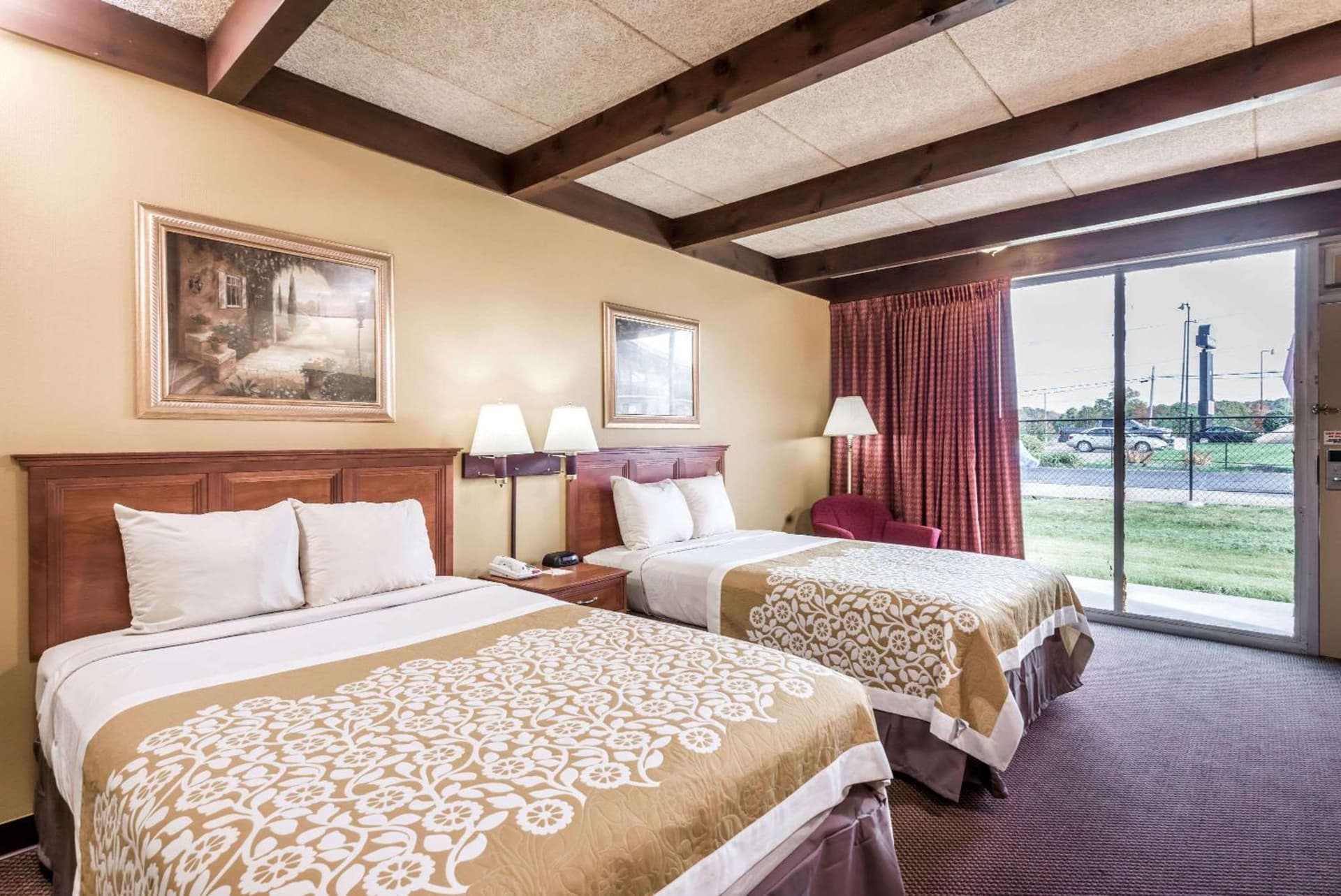 Days Inn by Wyndham Niles property views in Niles, OH — gallery photo 3