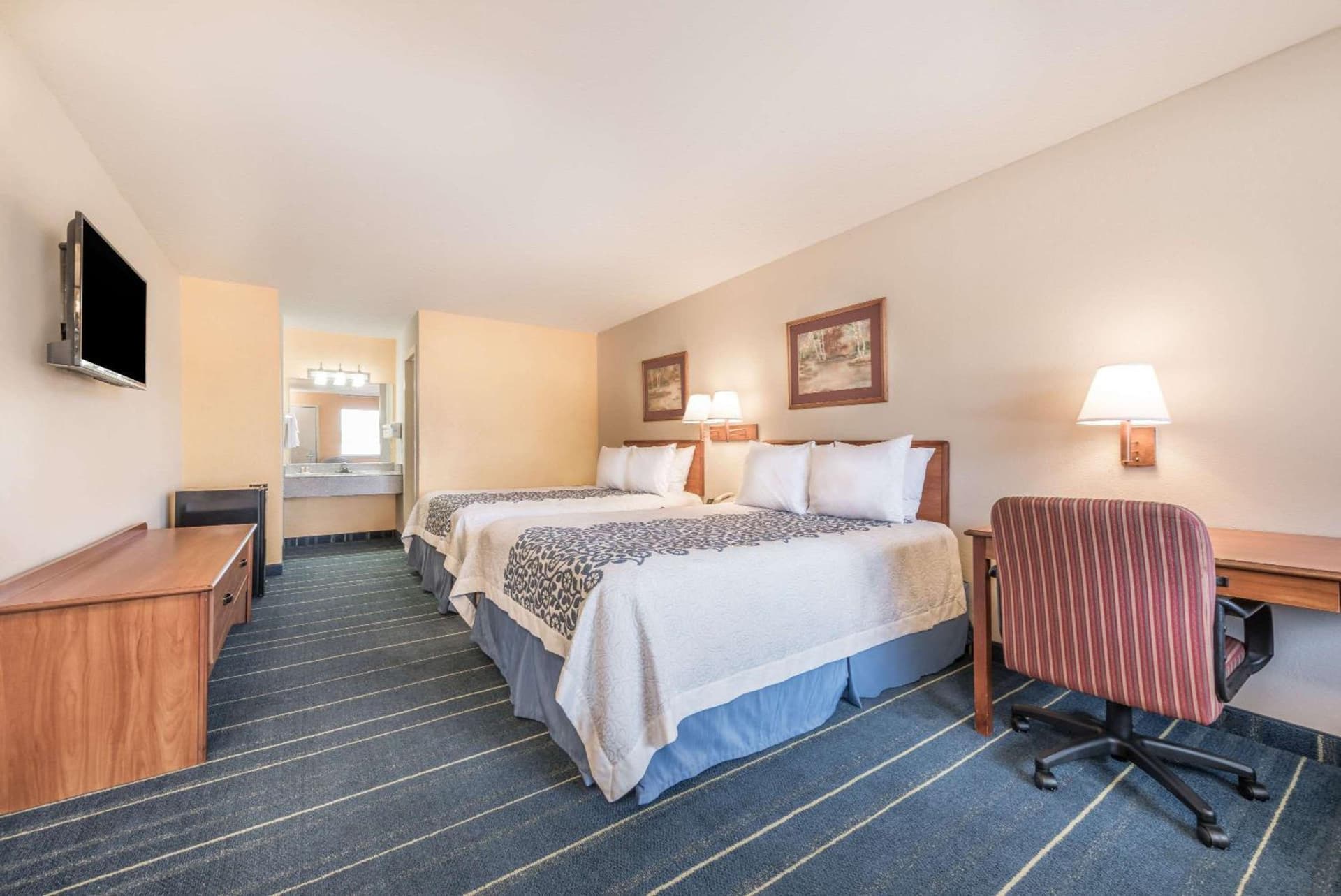 Days Inn by Wyndham Bryan College Station gallery photo in College Station, TX — image 13