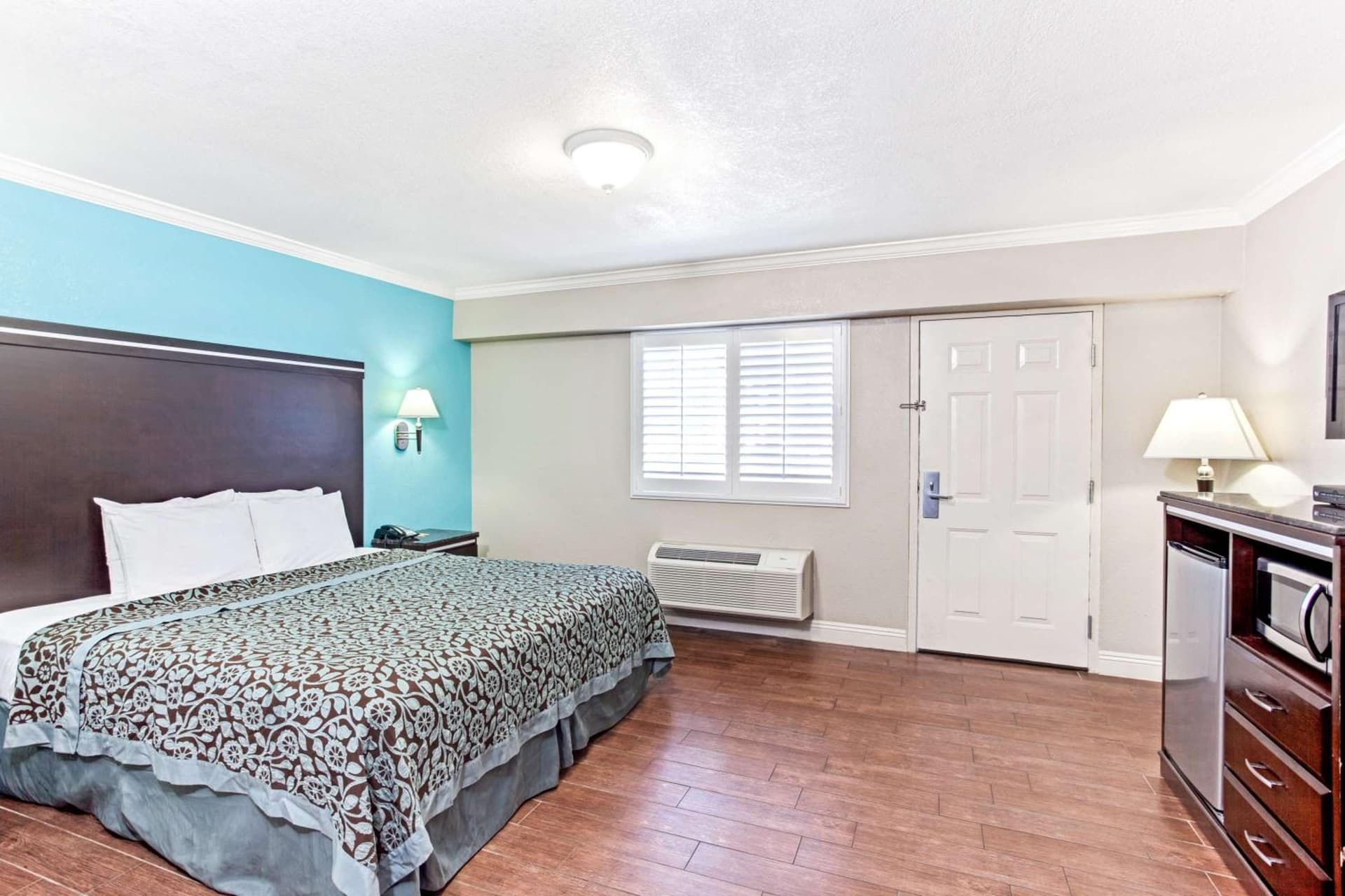 Cabana Inn & Suites gallery photo in Long Beach, CA — image 7