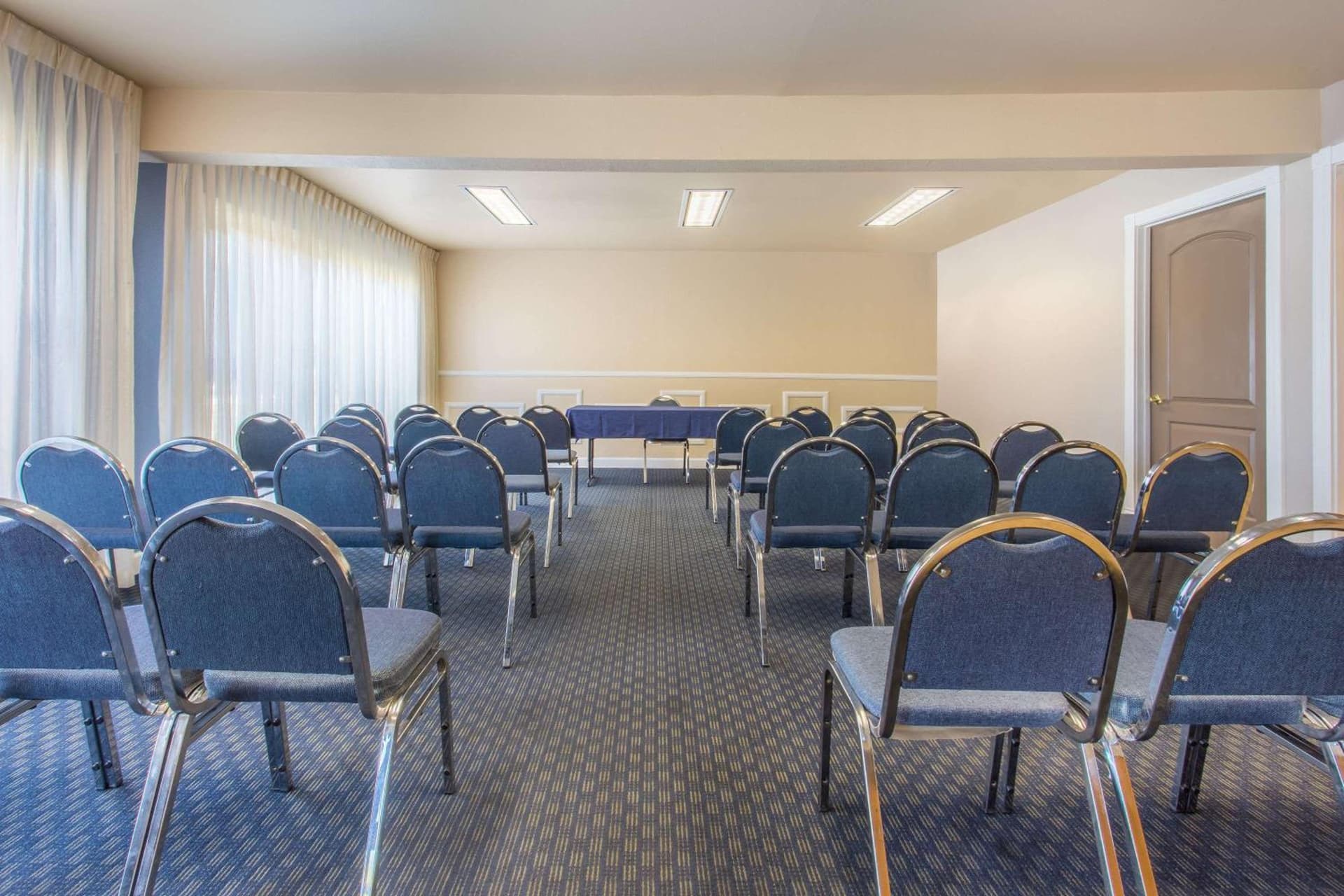 Days Inn by Wyndham Modesto gallery photo in Modesto, CA — image 11