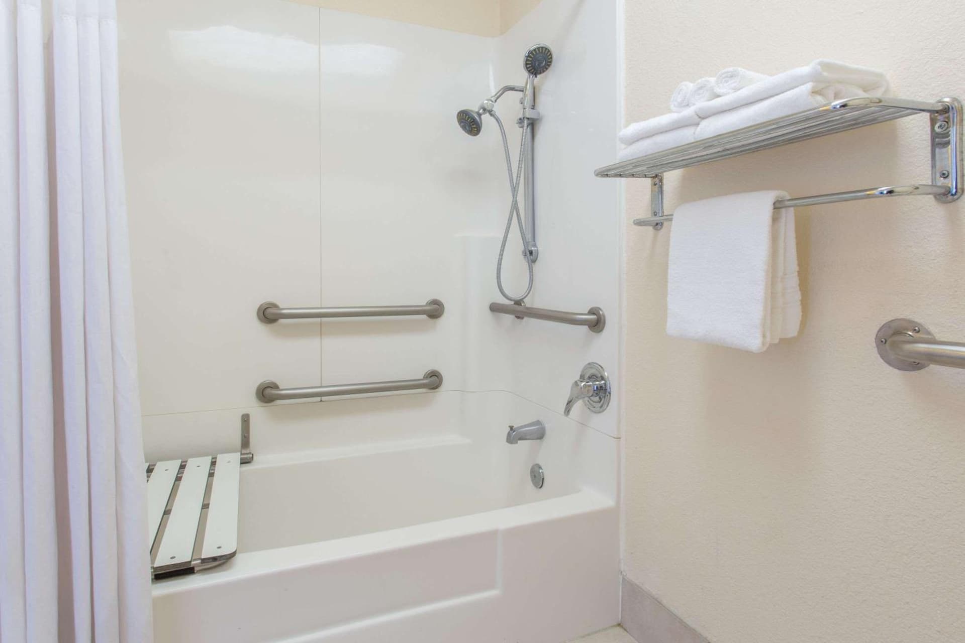 Days Inn by Wyndham Modesto gallery photo in Modesto, CA — image 9