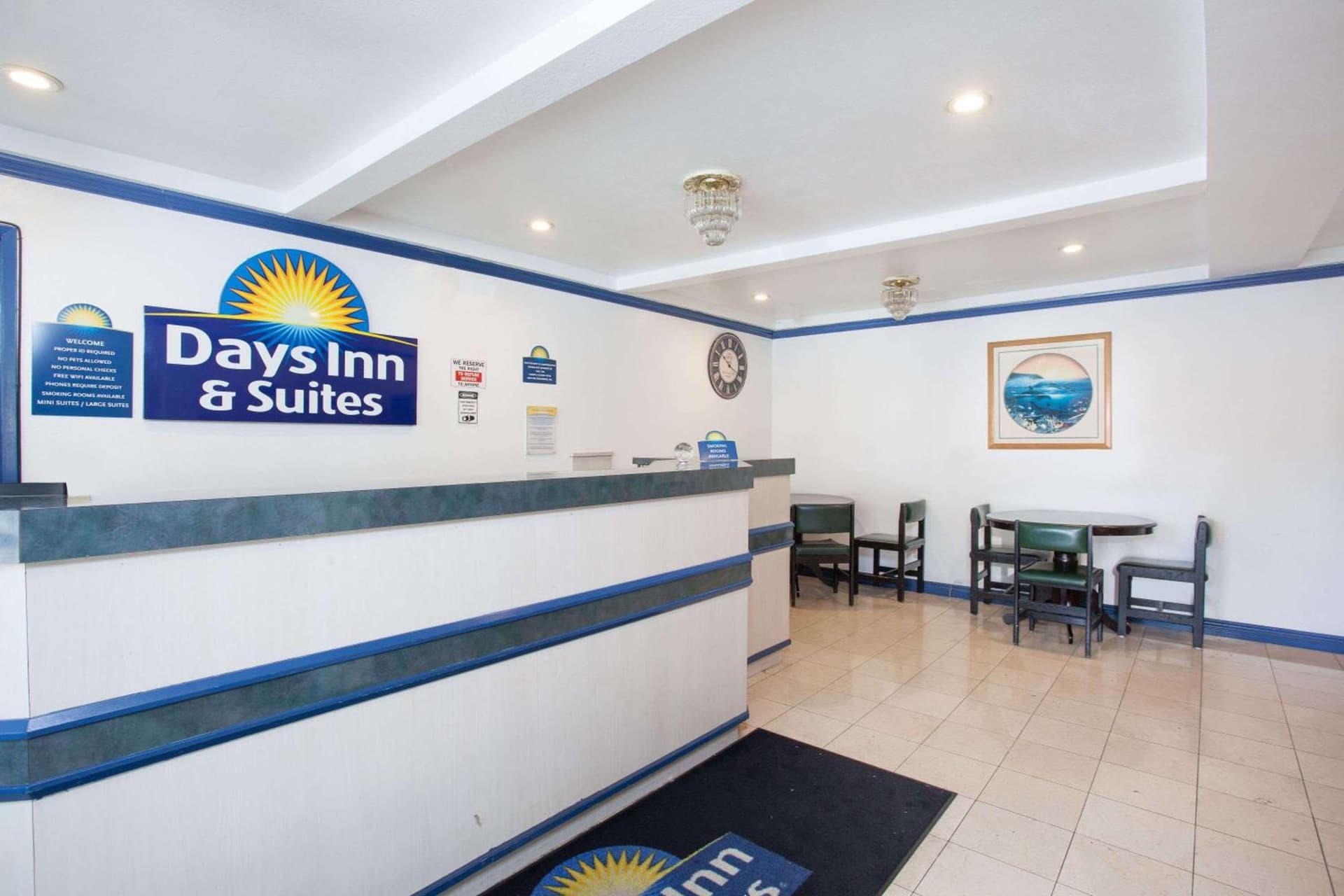 Days Inn by Wyndham Orange Anaheim property views in Orange, CA — gallery photo 3