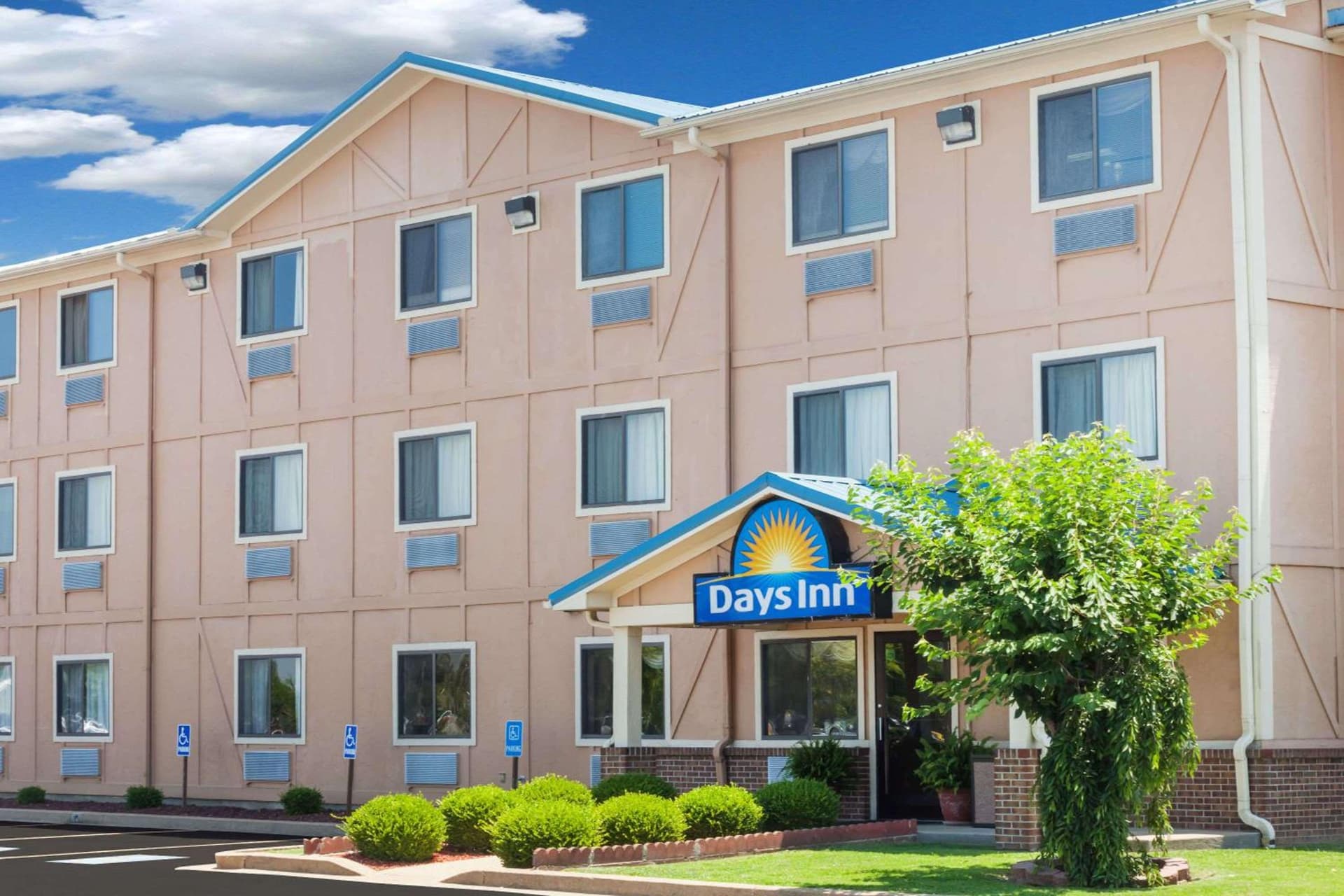 Days Inn by Wyndham Dyersburg featured exterior or lobby in Dyersburg, TN — similar hotel