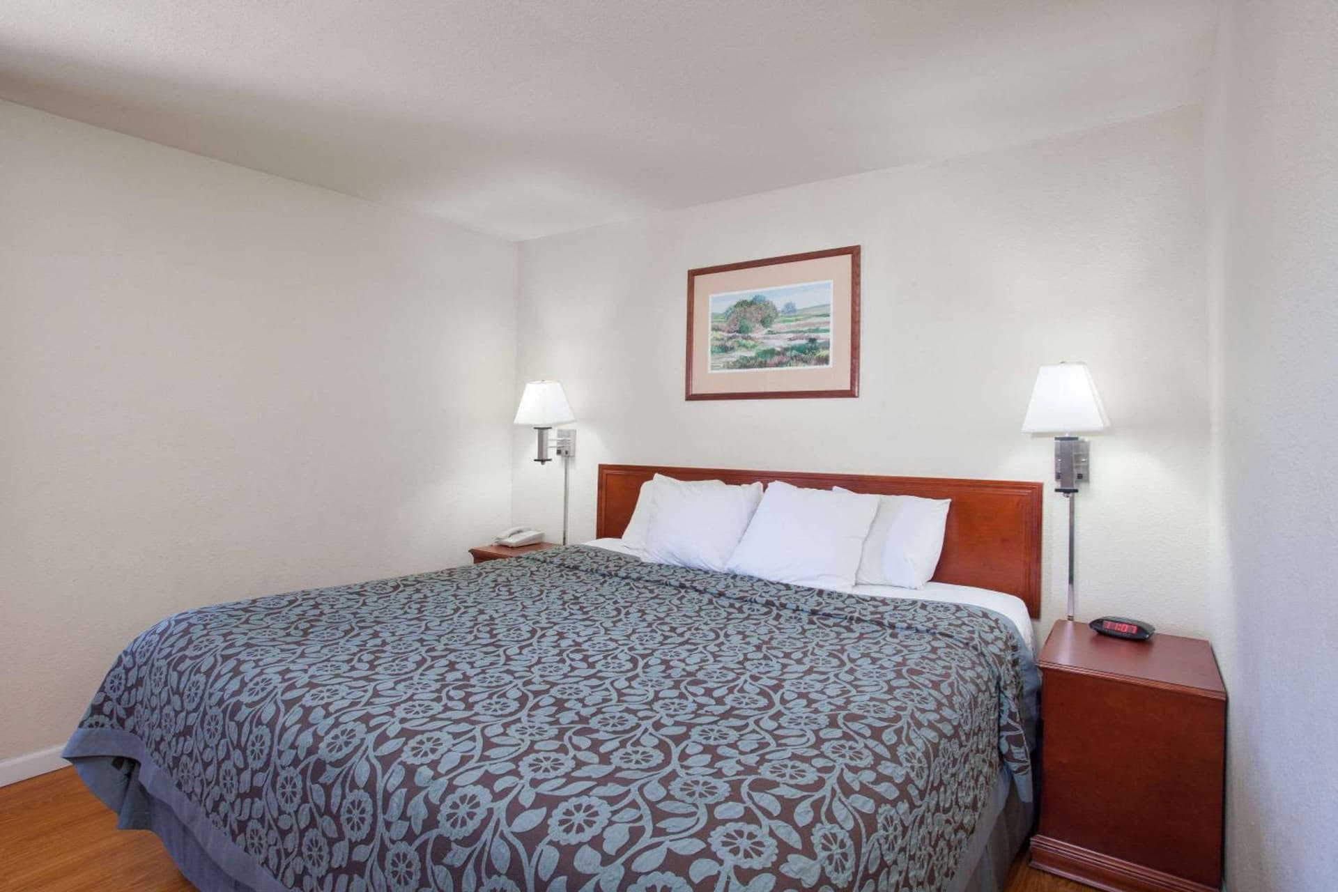 Days Inn by Wyndham Orange Anaheim gallery photo in Orange, CA — image 44