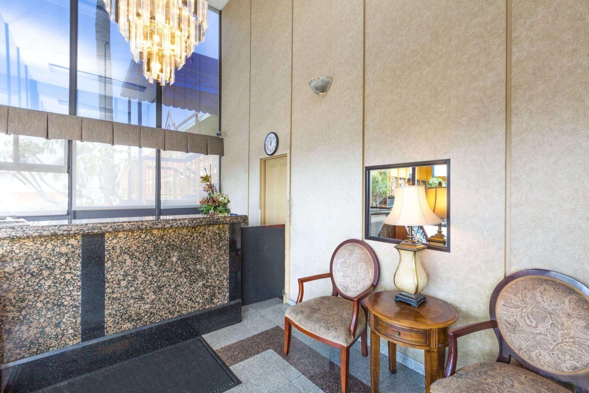Days Inn by Wyndham Los Angeles LAX Airport Stadium Area property views in Los Angeles, CA — gallery photo 3