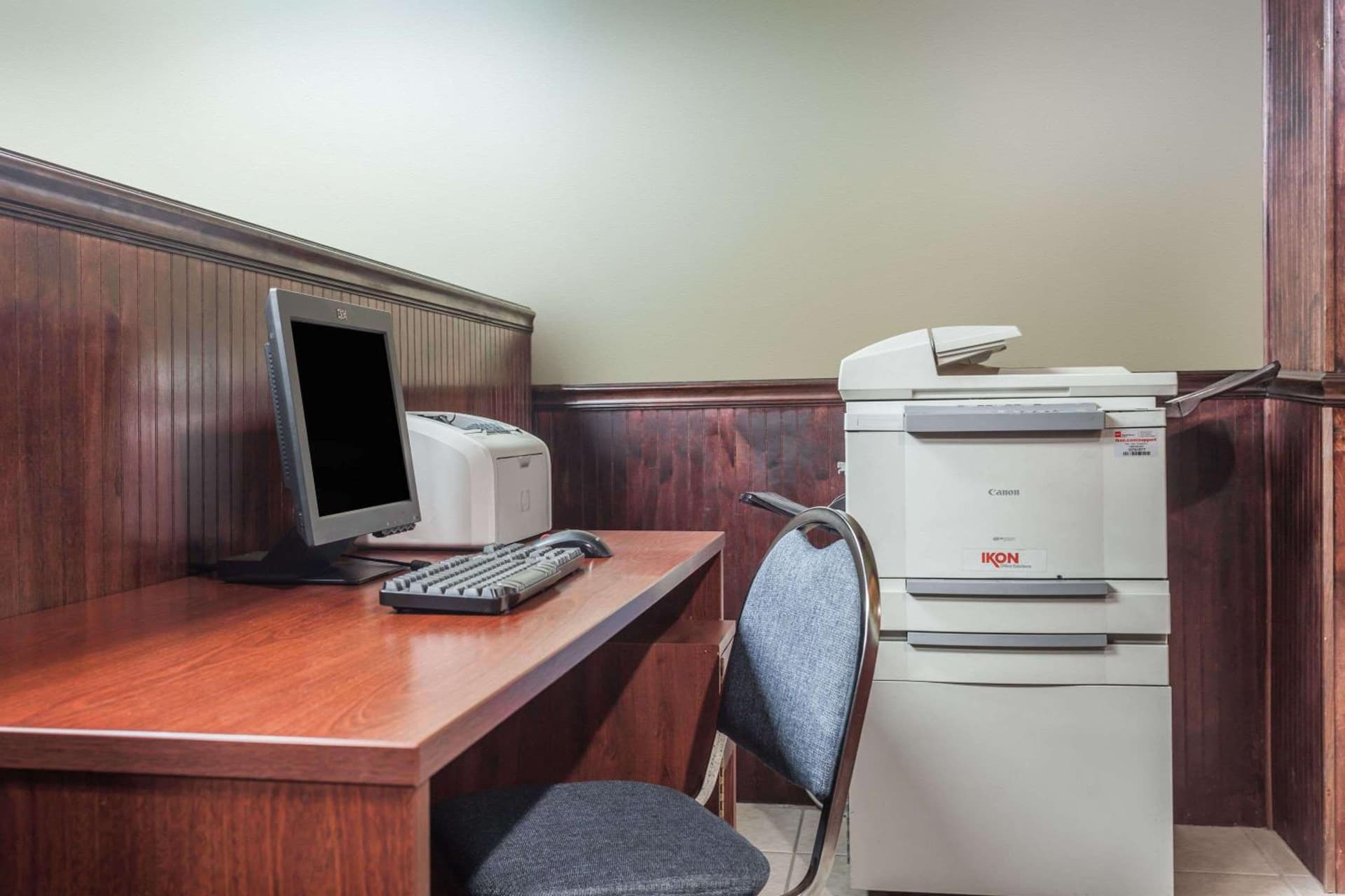 Days Inn & Suites by Wyndham Lexington gallery photo in Lexington, KY — image 9