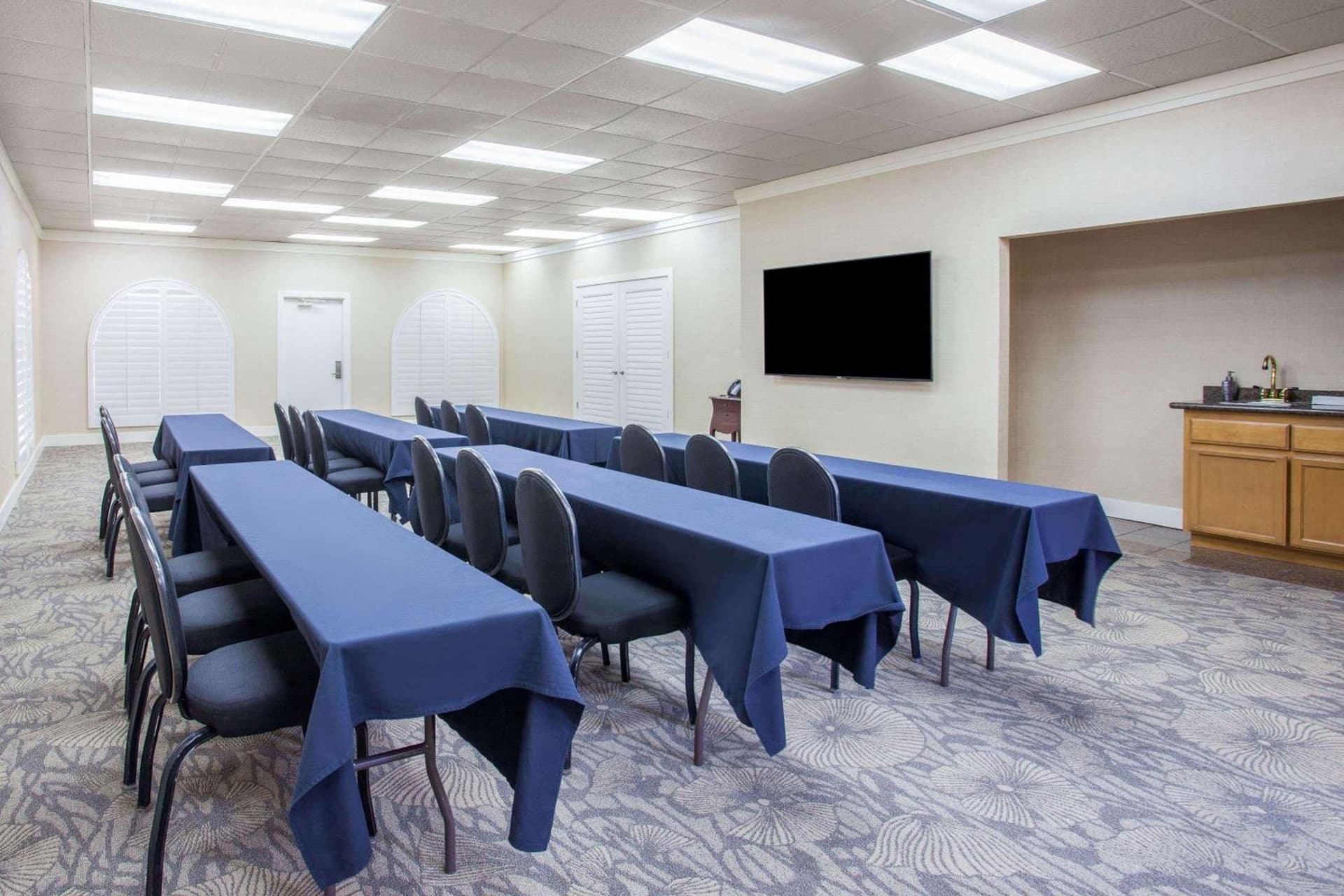 Days Inn by Wyndham San Diego Hotel Circle gallery photo in San Diego, CA — image 47