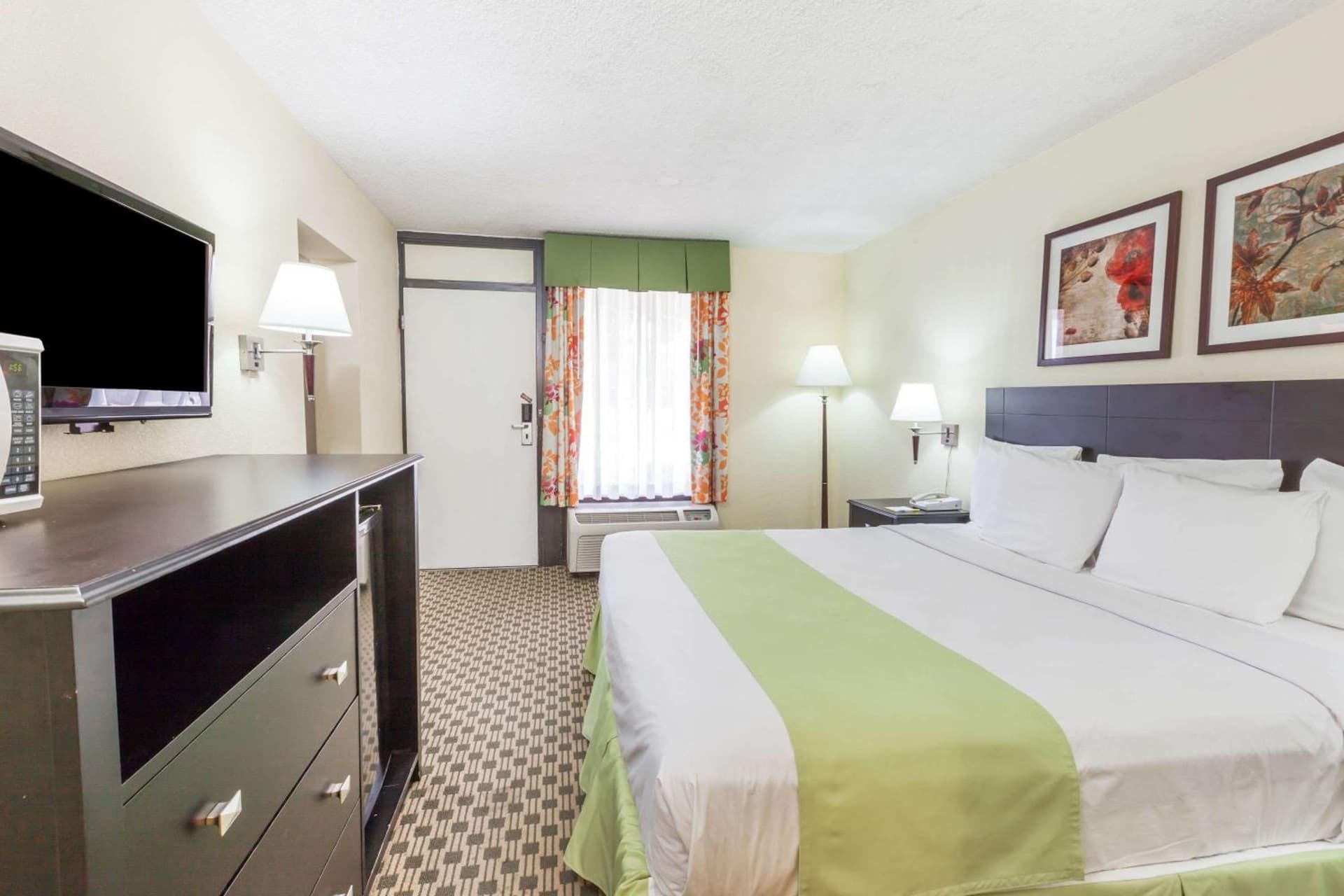 SureStay by Best Western Irving Grapevine DFW North interior in Irving, TX — gallery photo 2