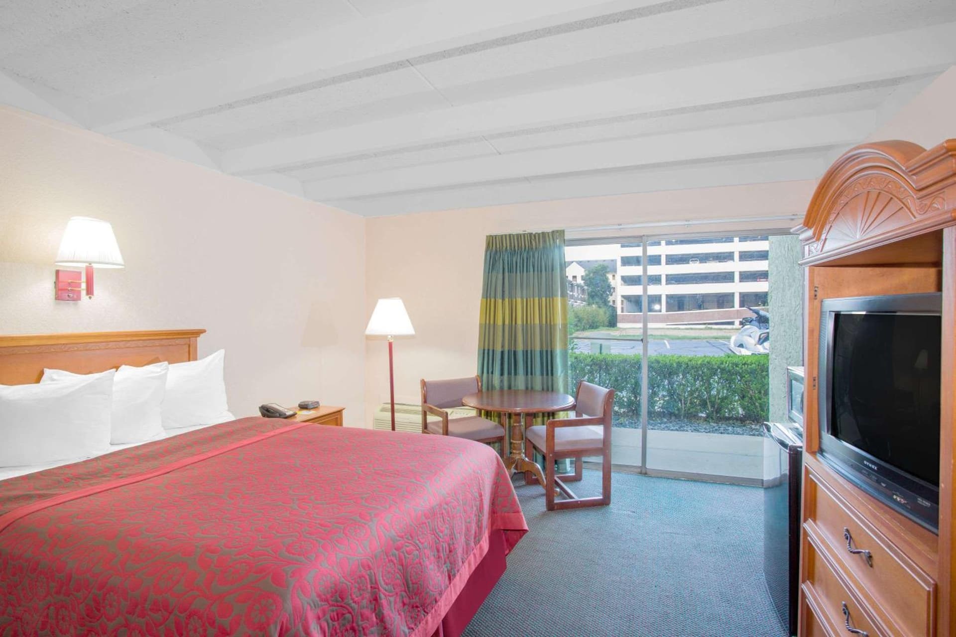 Days Inn by Wyndham Tallahassee University Center gallery photo in Tallahassee, FL — image 32
